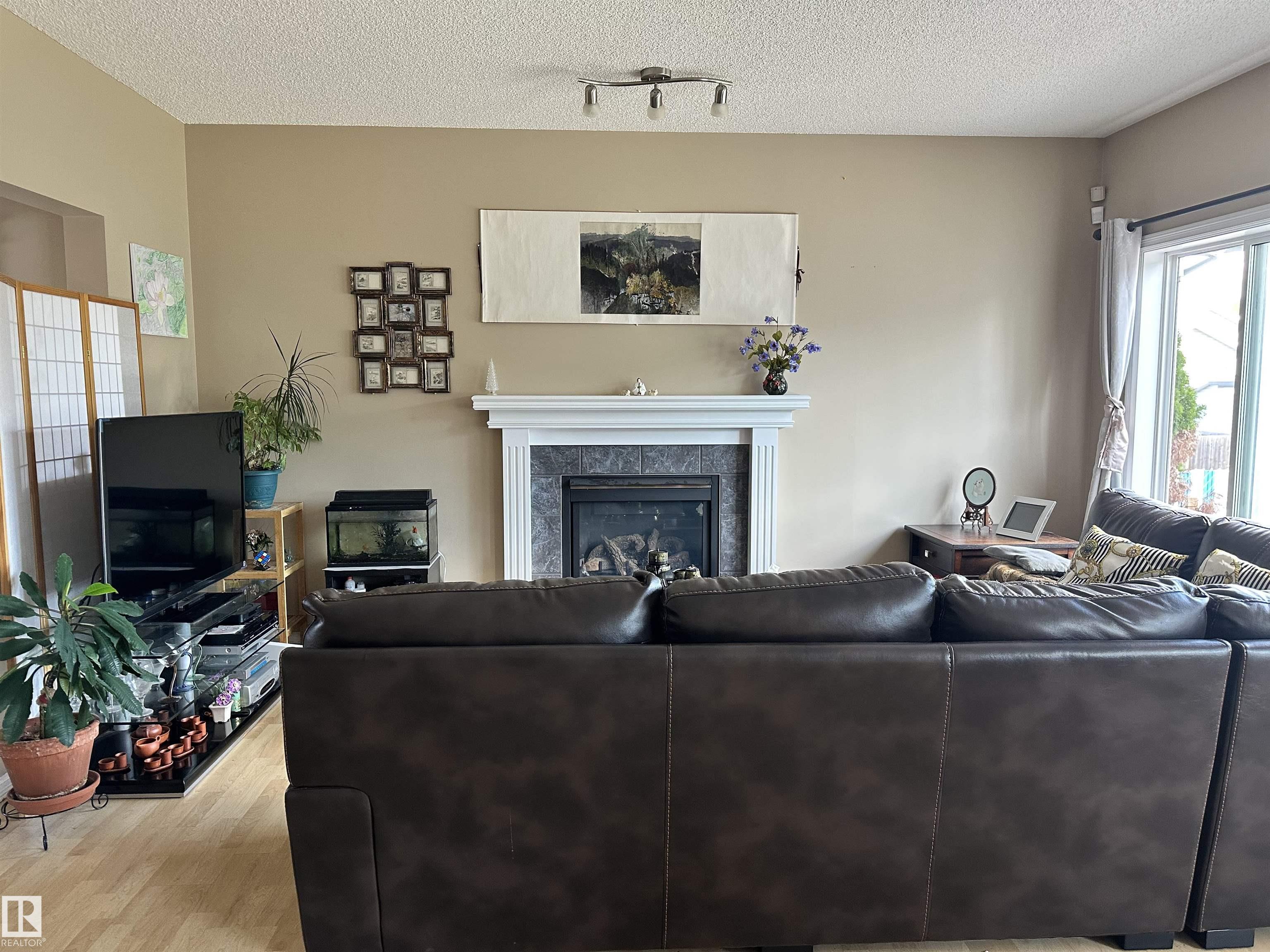 Photo 3 at 4619 151 Avenue NW, Miller, Edmonton