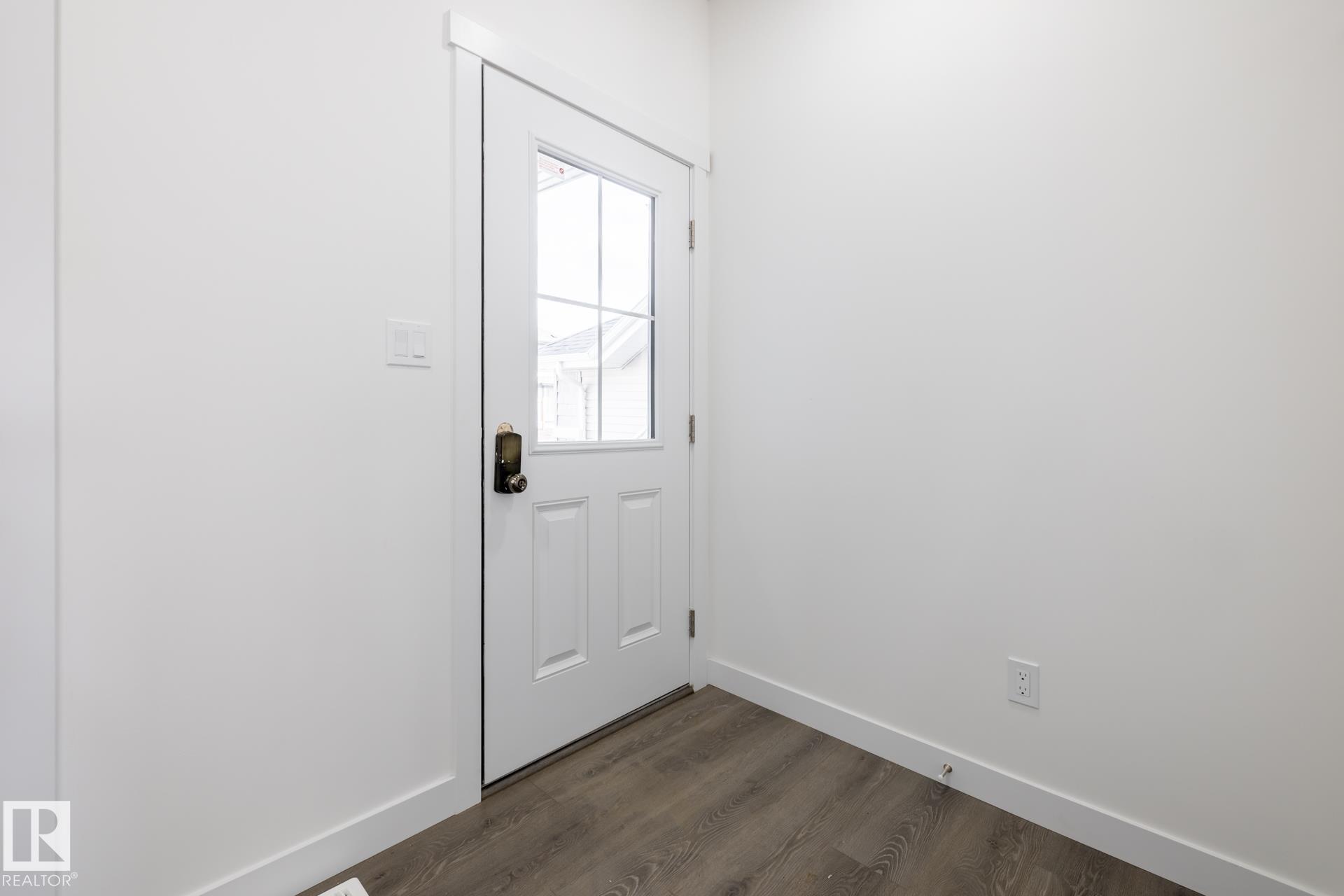 Photo 2 at 25 Renwyck Place, Fenwyck, Spruce Grove