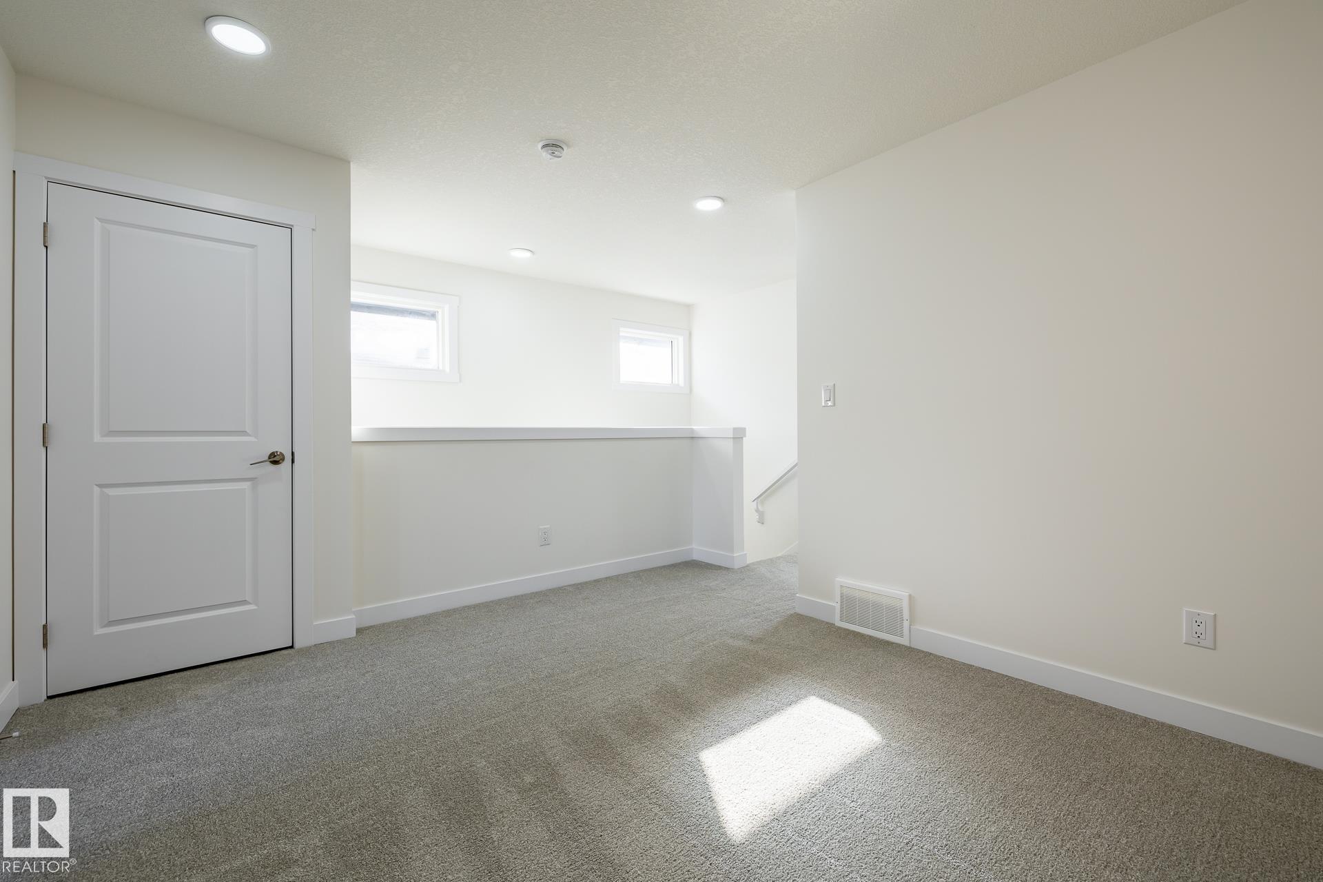 Photo 9 at 27 Renwyck Place, Fenwyck, Spruce Grove
