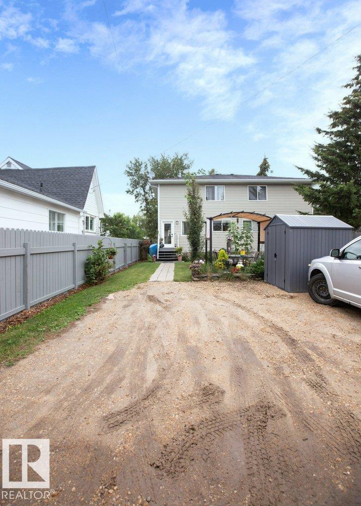 http://cdnparap120.paragonrels.com/ParagonImages/Property/p12/RAE/225365050/11/0/0/fcc9f0c85924c72eb61a18a4b0d65003/1/f2451e3f147feb9e080e78642ee66595/225365050-7f270d80-000d-4ec3-8454-24e5aa7a3811.JPG