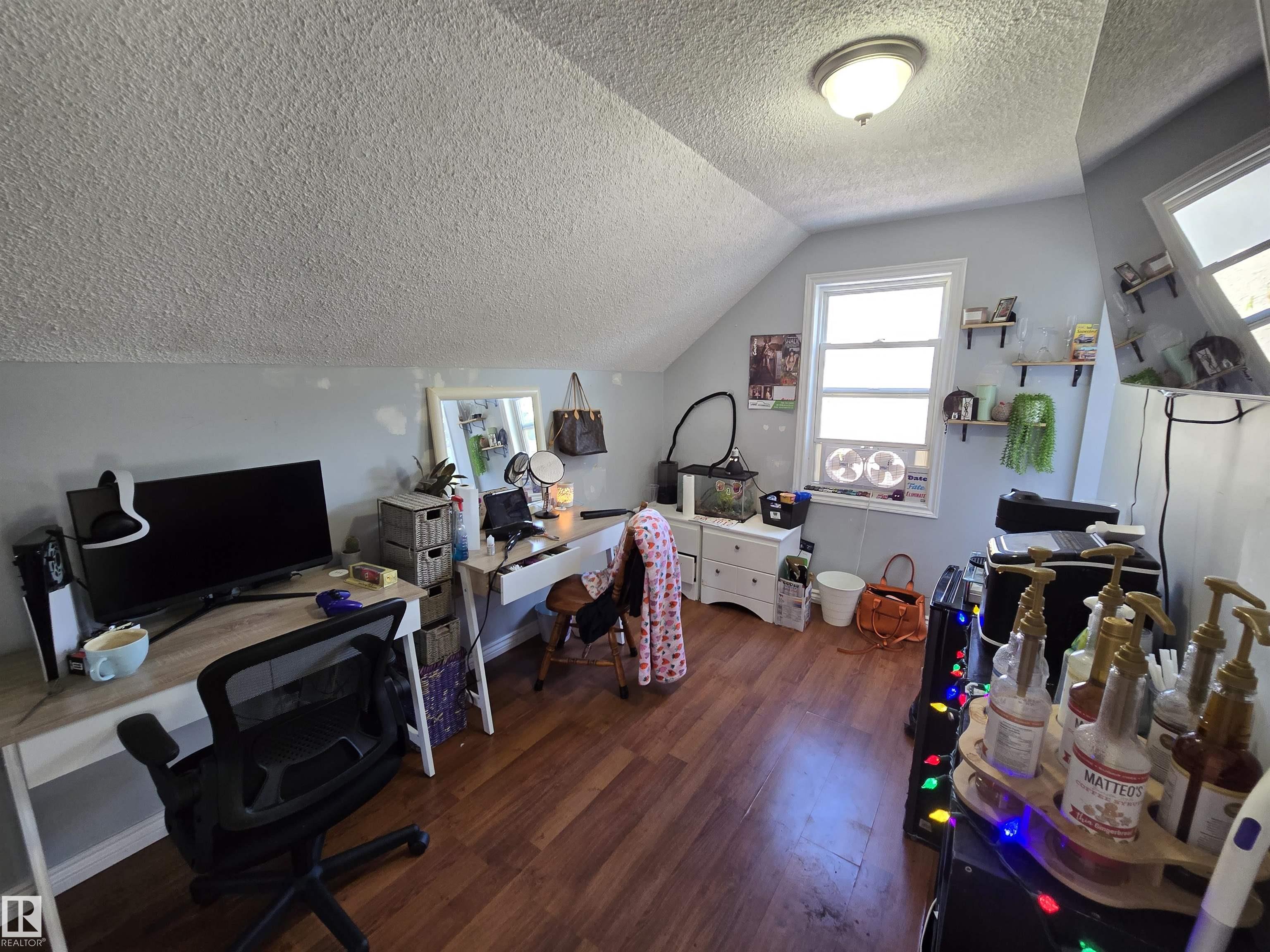Photo 11 at 10013 97 Avenue, Sherridon Heights, Fort Saskatchewan