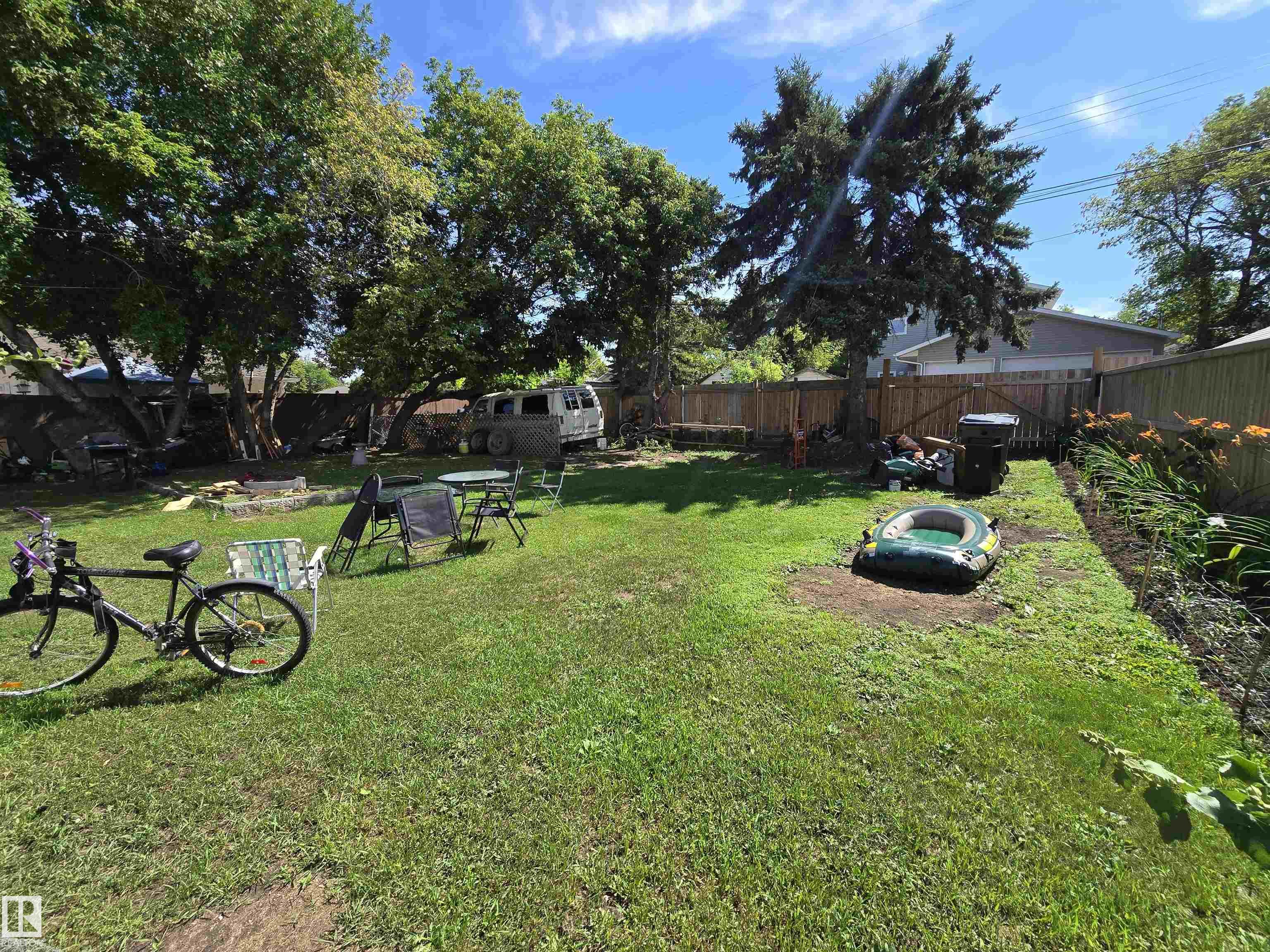 Photo 5 at 10013 97 Avenue, Sherridon Heights, Fort Saskatchewan