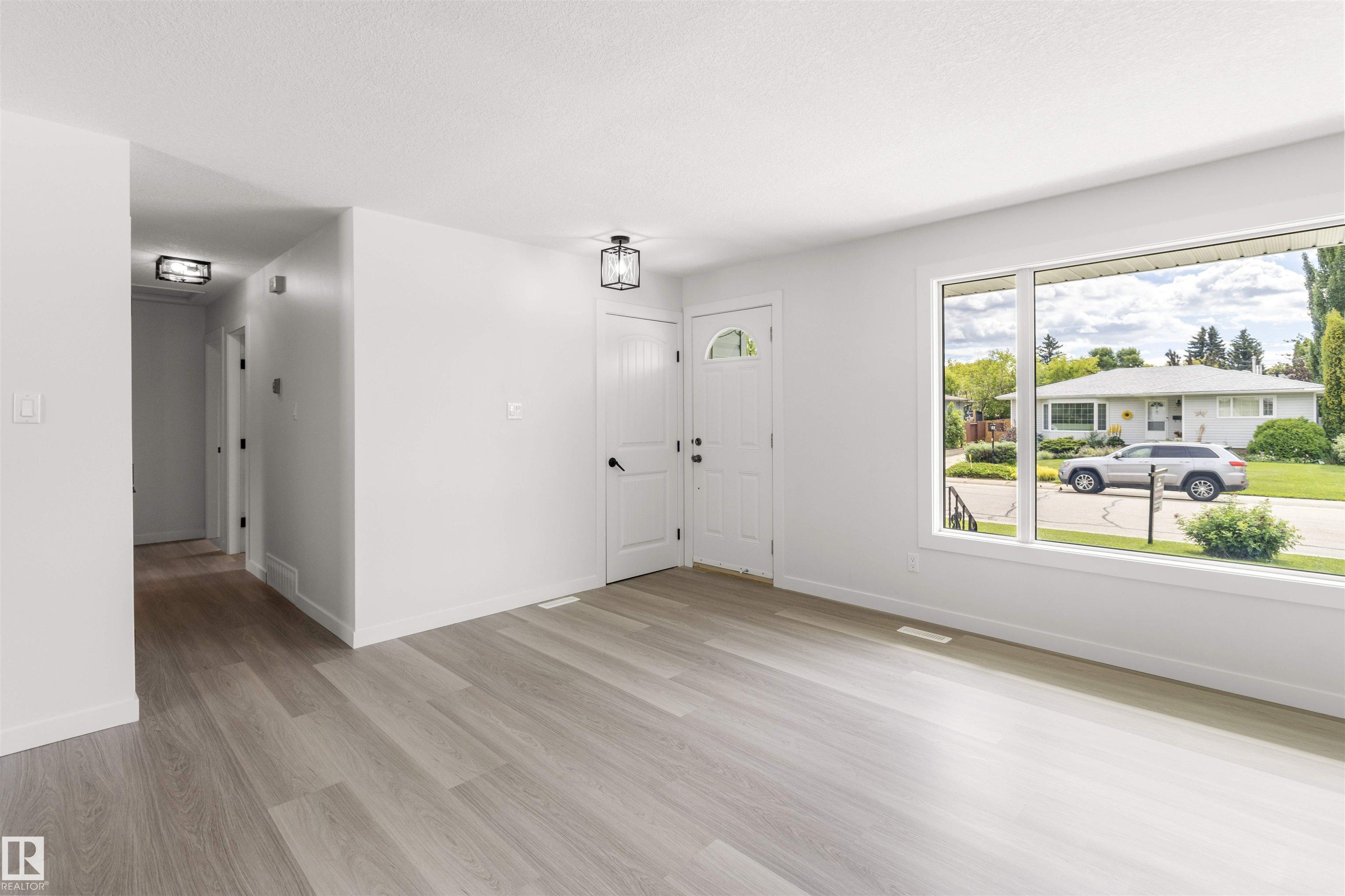 Photo 3 at 875 Juniper Avenue, Sherwood Heights, Sherwood Park