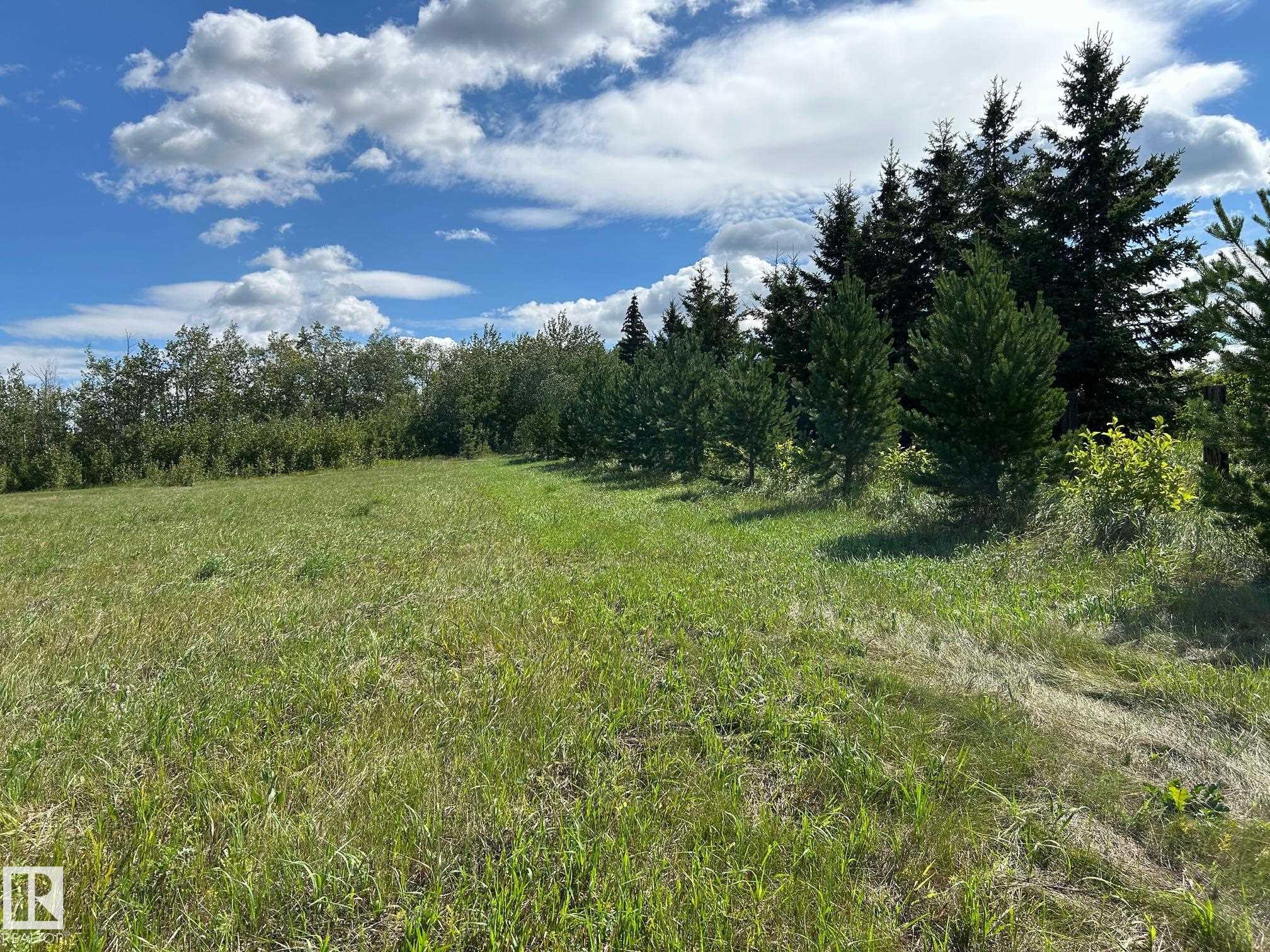Photo 12 at 208 Oak Street, Pinewood, Rural Sturgeon County