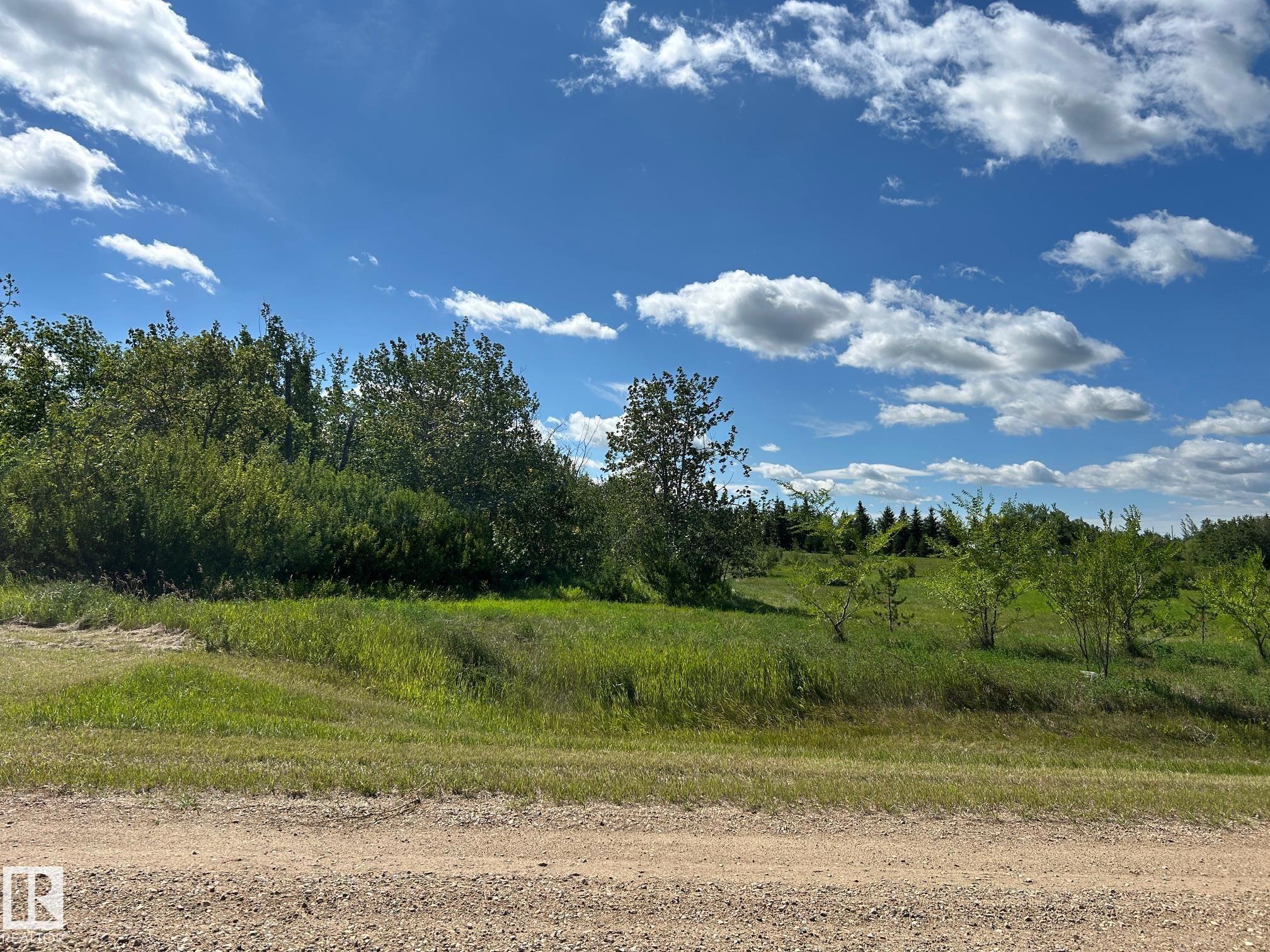 Photo 14 at 208 Oak Street, Pinewood, Rural Sturgeon County