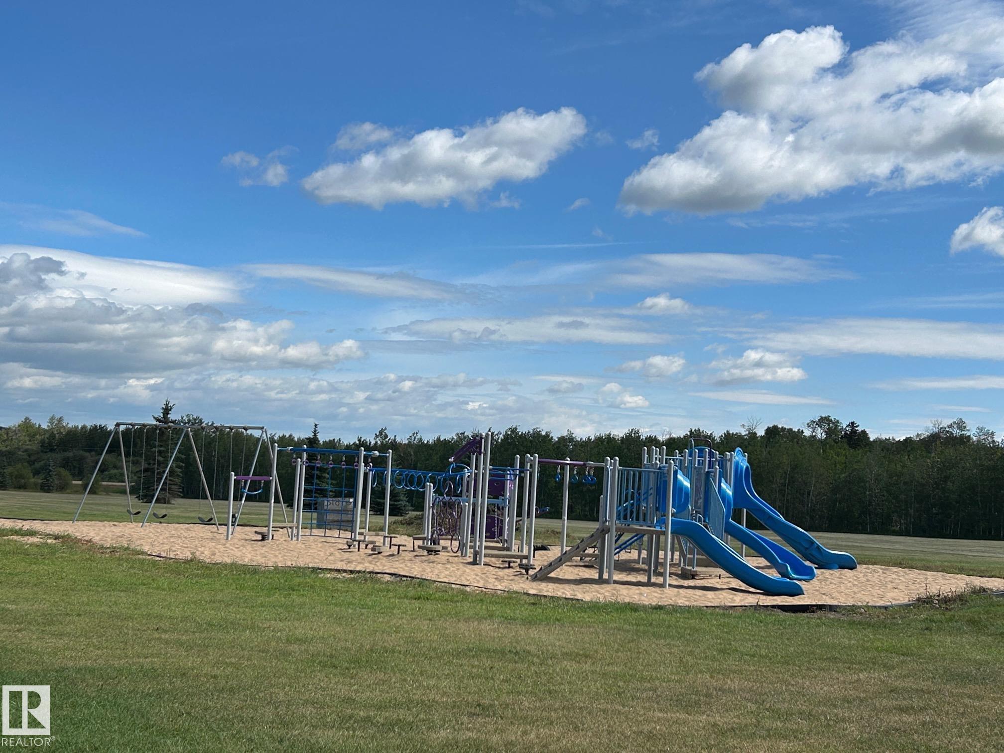 Photo 17 at 208 Oak Street, Pinewood, Rural Sturgeon County