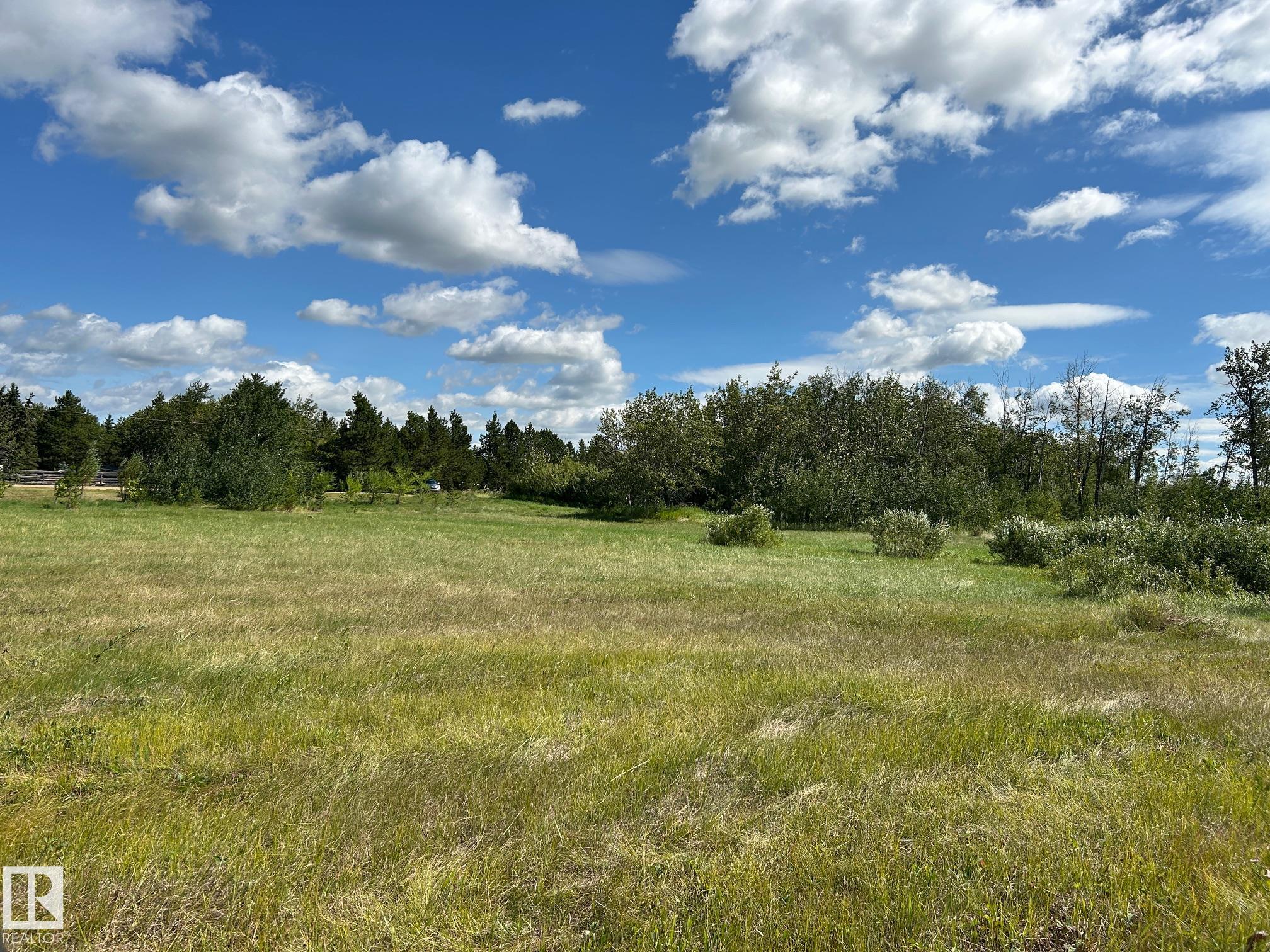 Photo 6 at 208 Oak Street, Pinewood, Rural Sturgeon County