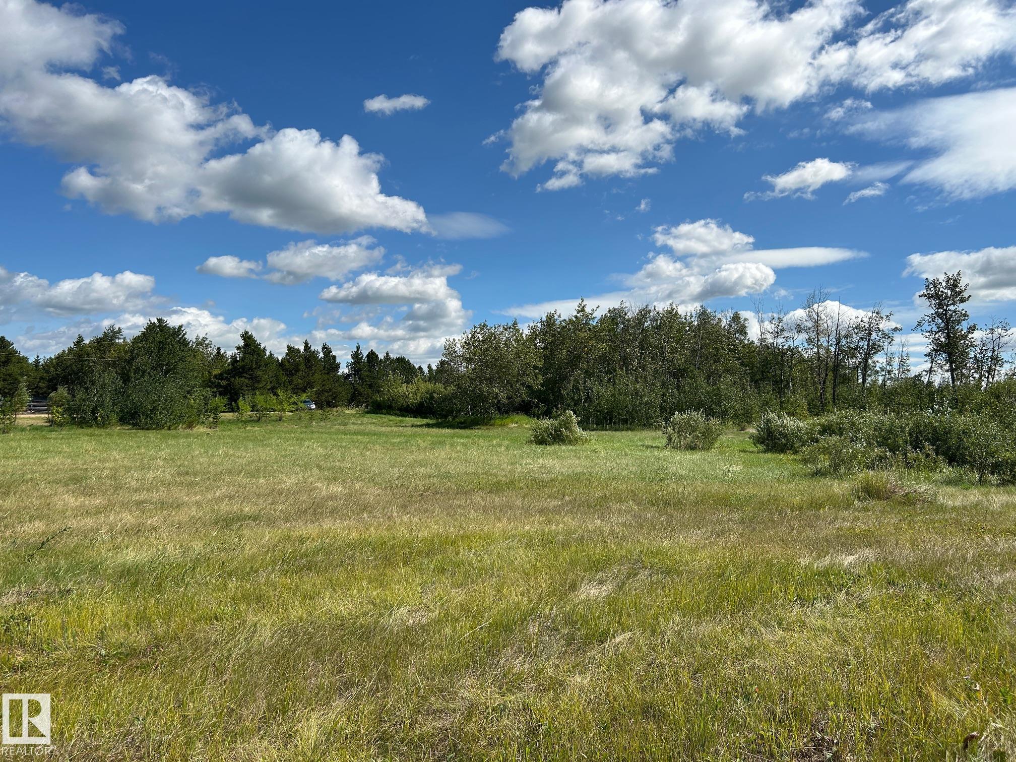 Photo 7 at 208 Oak Street, Pinewood, Rural Sturgeon County