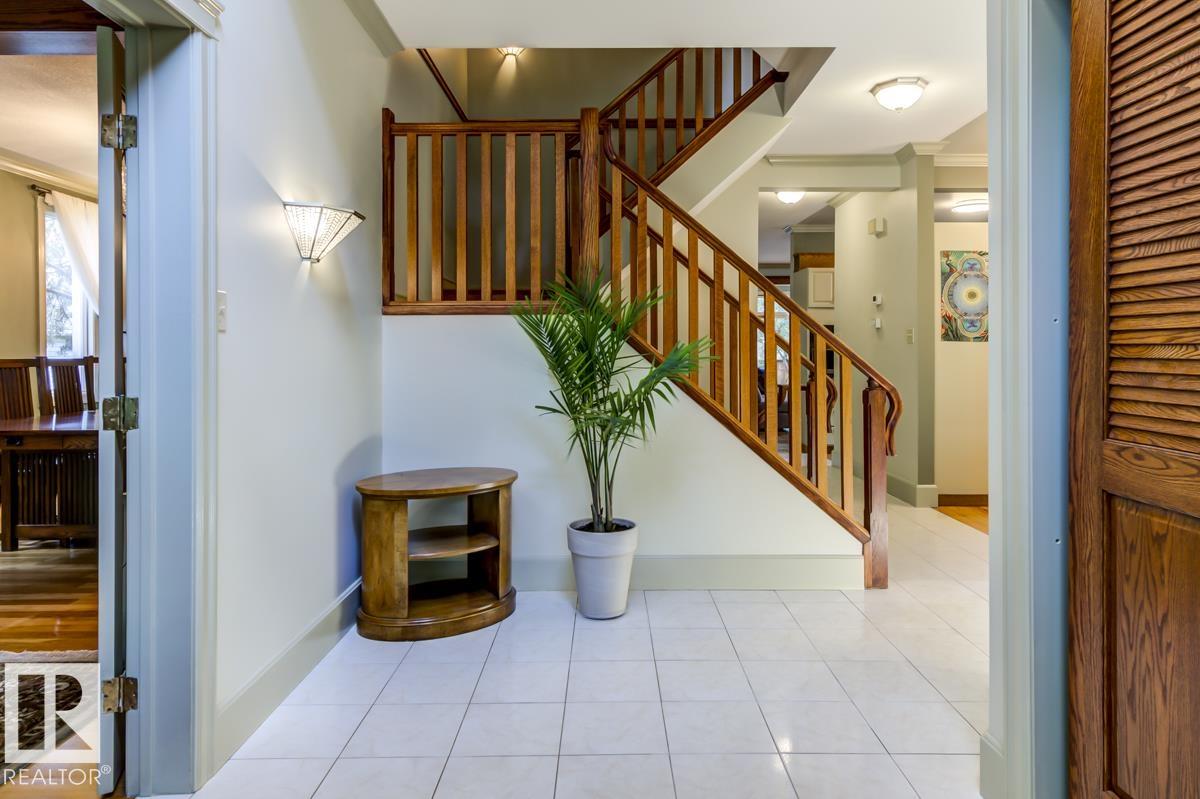 Photo 7 at 9523 101 Street NW, Rossdale, Edmonton