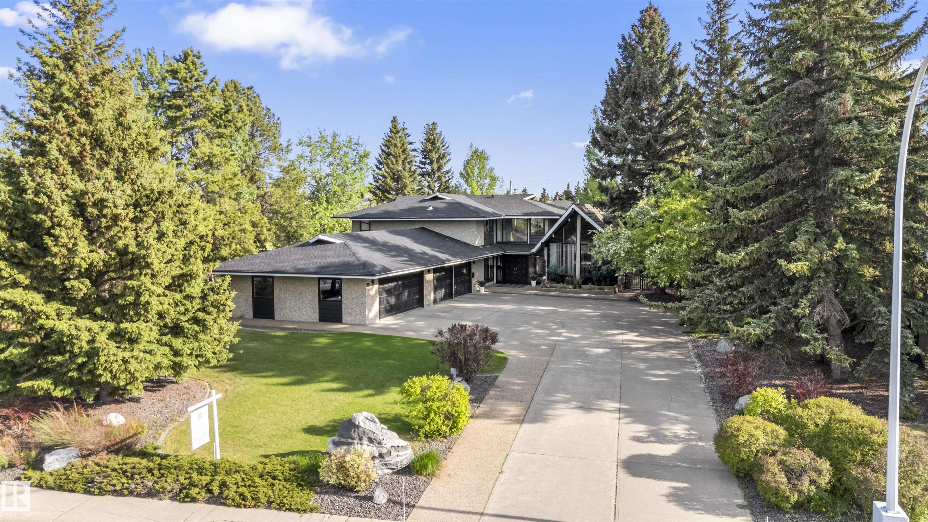 Photo 2 at 23 Westbrook Drive NW, Westbrook Estate, Edmonton