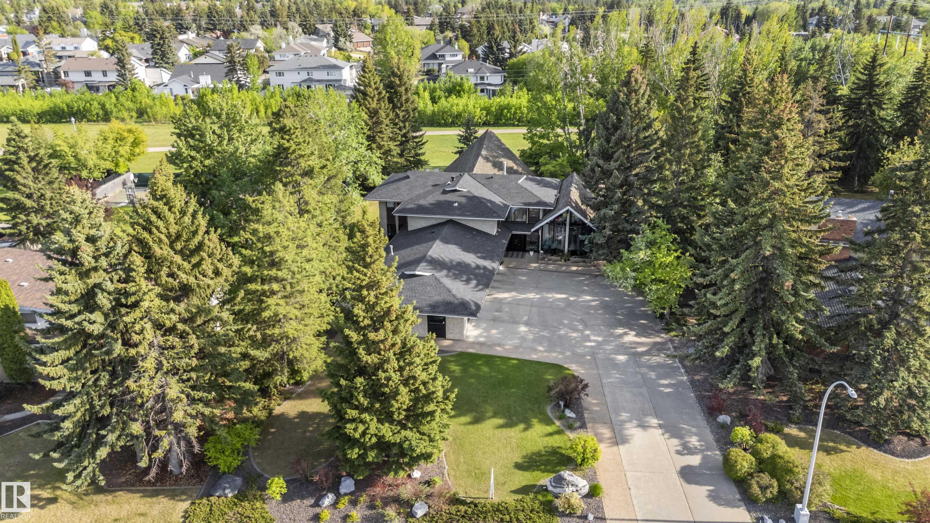 Photo 3 at 23 Westbrook Drive NW, Westbrook Estate, Edmonton