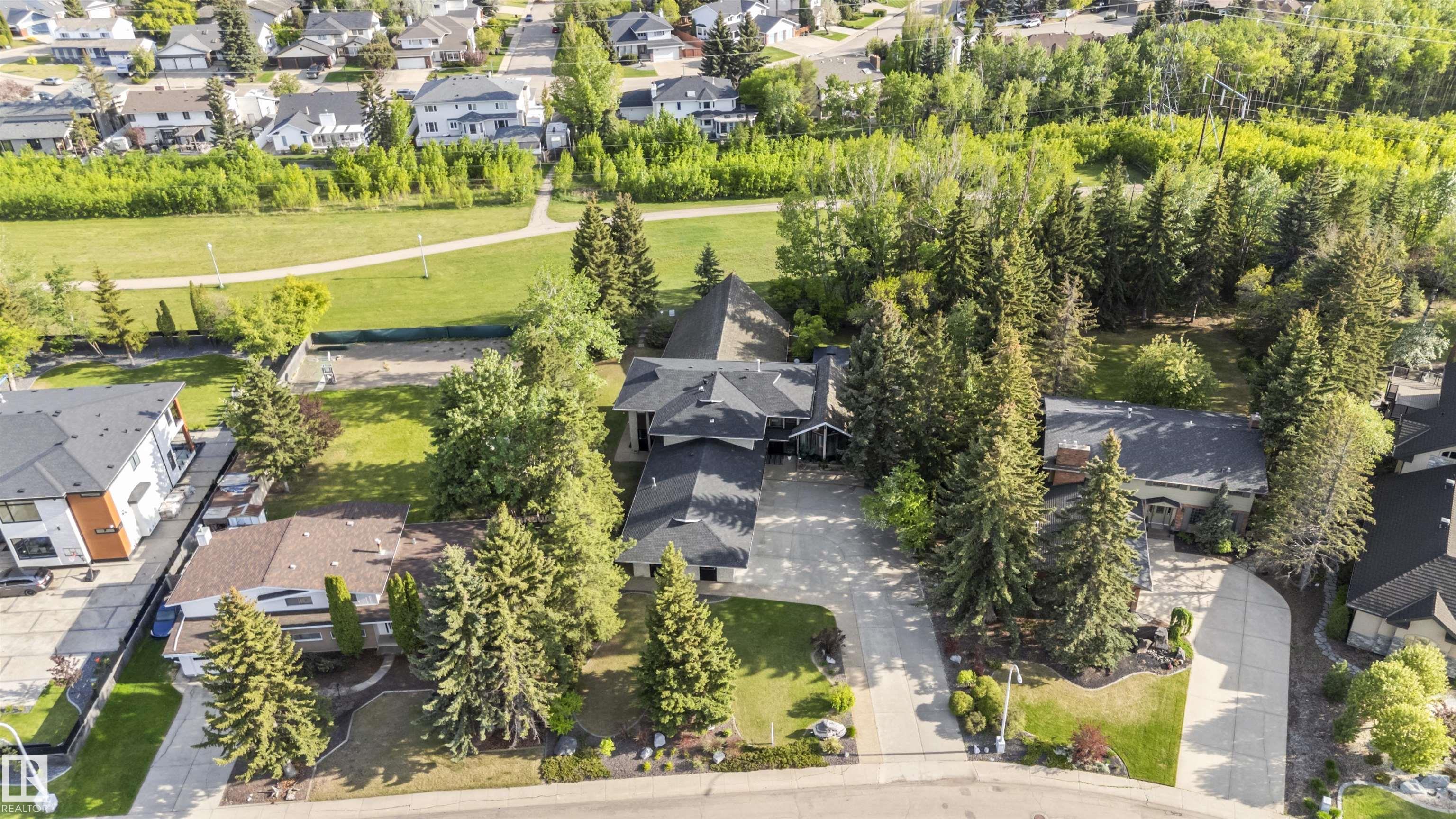 Photo 4 at 23 Westbrook Drive NW, Westbrook Estate, Edmonton