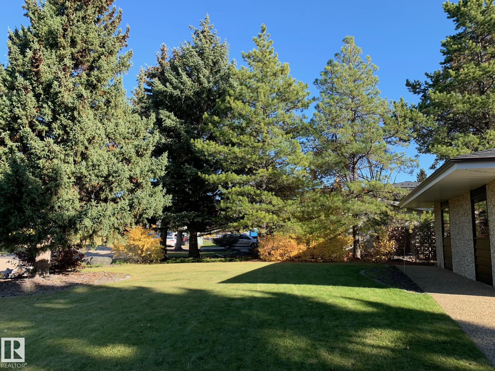 Photo 39 at 23 Westbrook Drive NW, Westbrook Estate, Edmonton