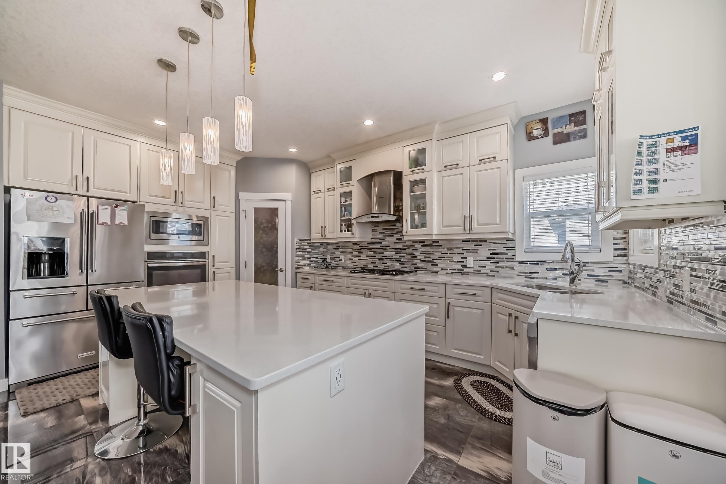 Photo 6 at 3808 Triomphe Bv, Triomphe Estates, Beaumont