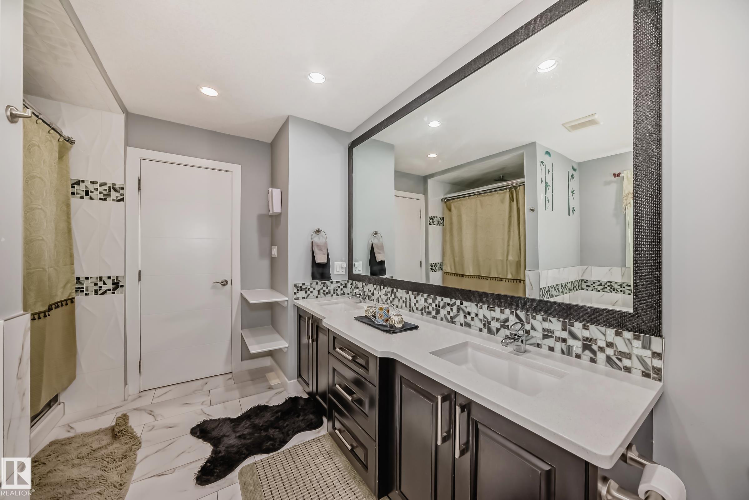 Photo 10 at 3808 Triomphe Bv, Triomphe Estates, Beaumont