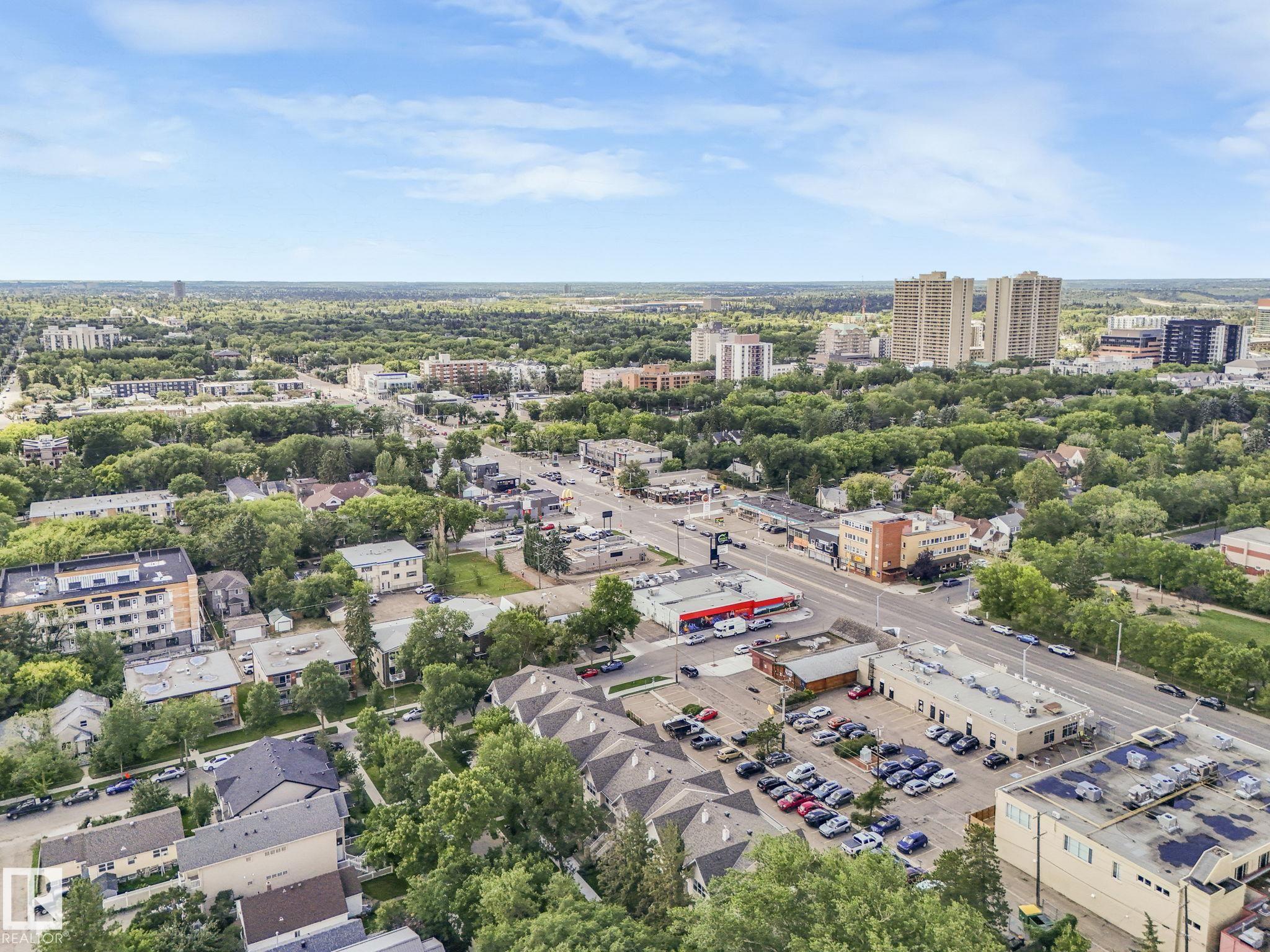 http://cdnparap120.paragonrels.com/ParagonImages/Property/p12/RAE/225365581/61/0/0/f85053ca2c57bcdea4a6489cedc0eba0/1/18eb875a5216fa420706348bf0f6ea7e/225365581-259f764e-32a7-49ff-bd7b-94fc37fe7d30.JPG
