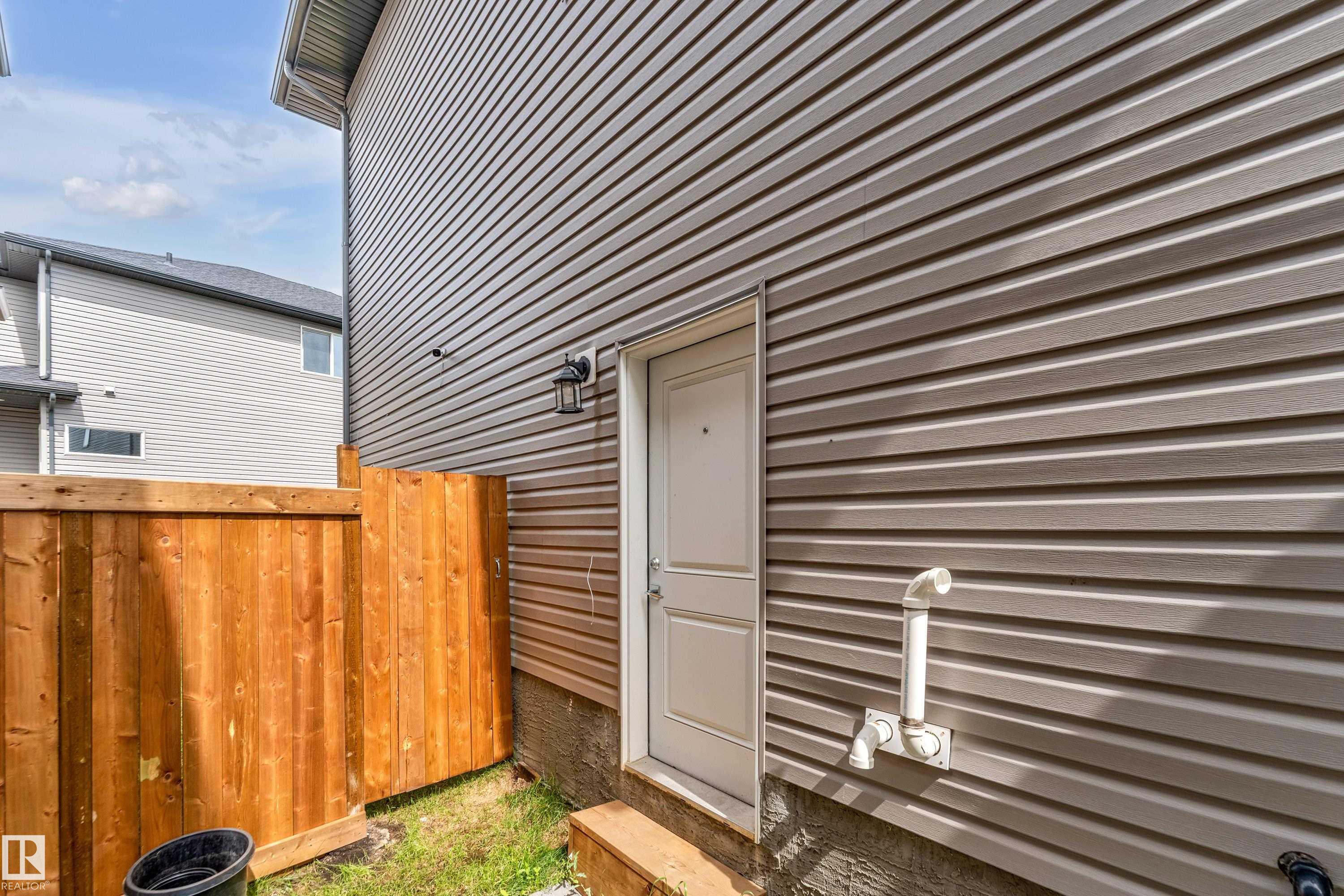 Photo 4 at 449 Roberts Crescent, Robinson, Leduc