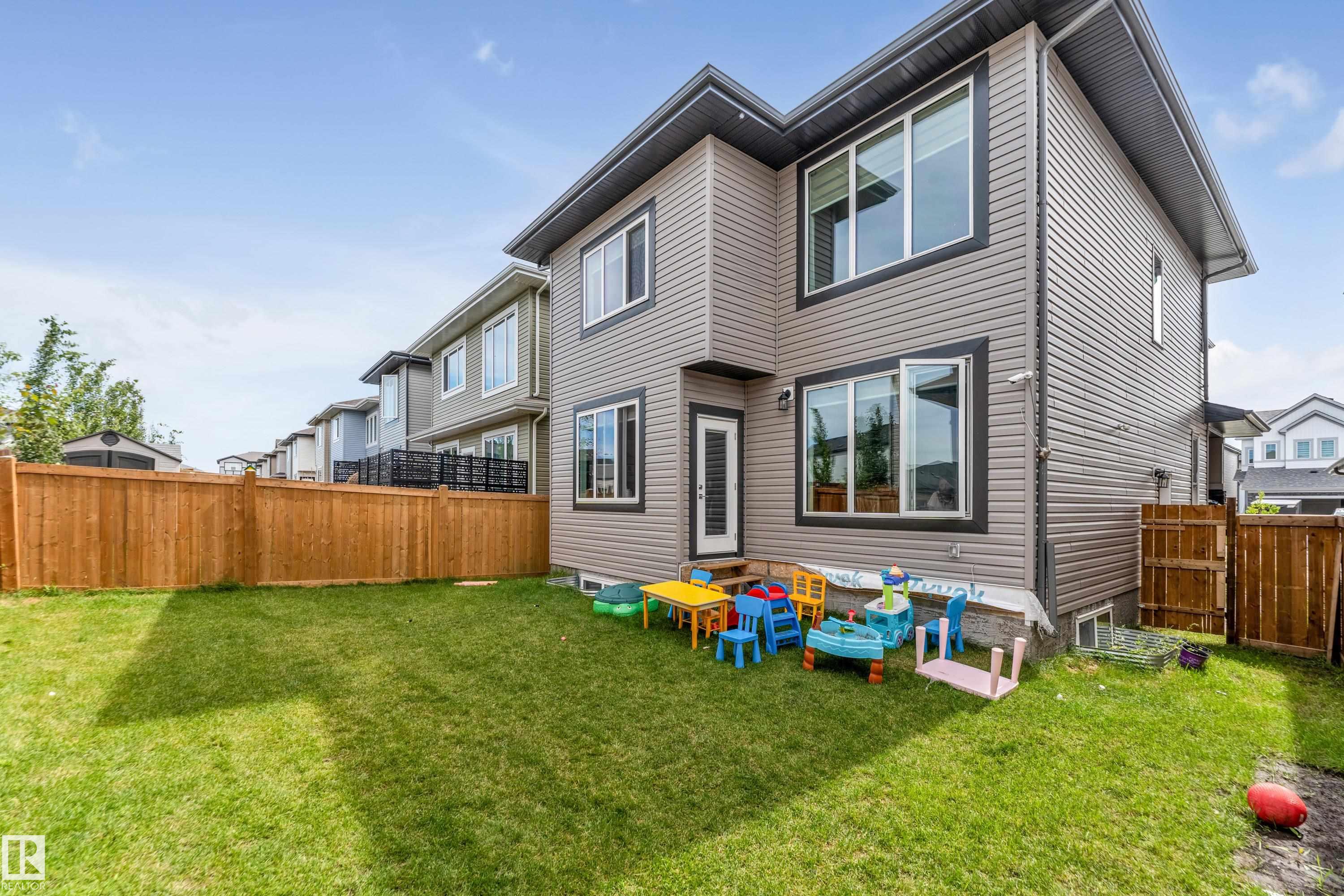 Photo 5 at 449 Roberts Crescent, Robinson, Leduc