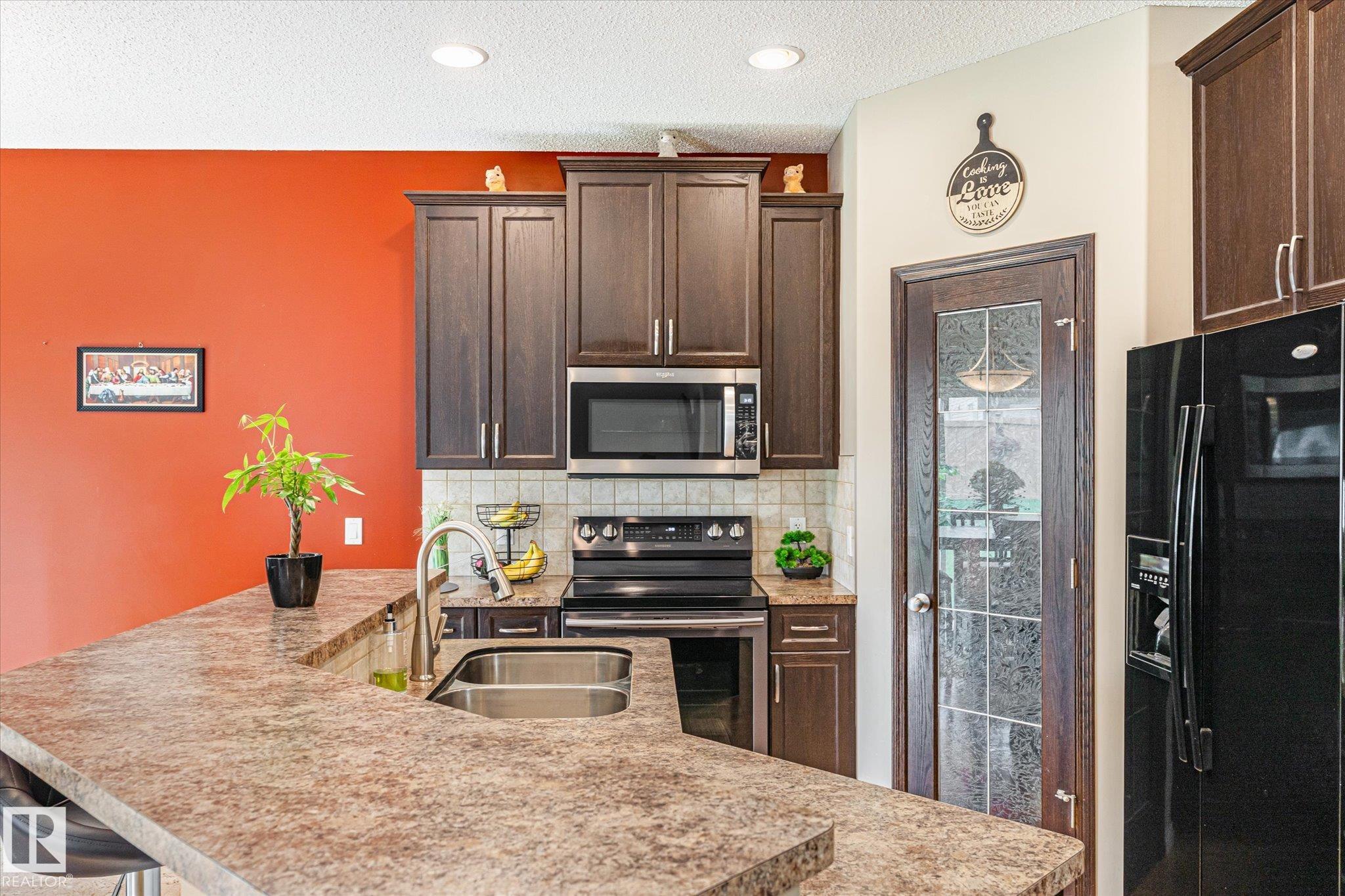 Photo 11 at 34 Norelle Terrace, North Ridge, St. Albert