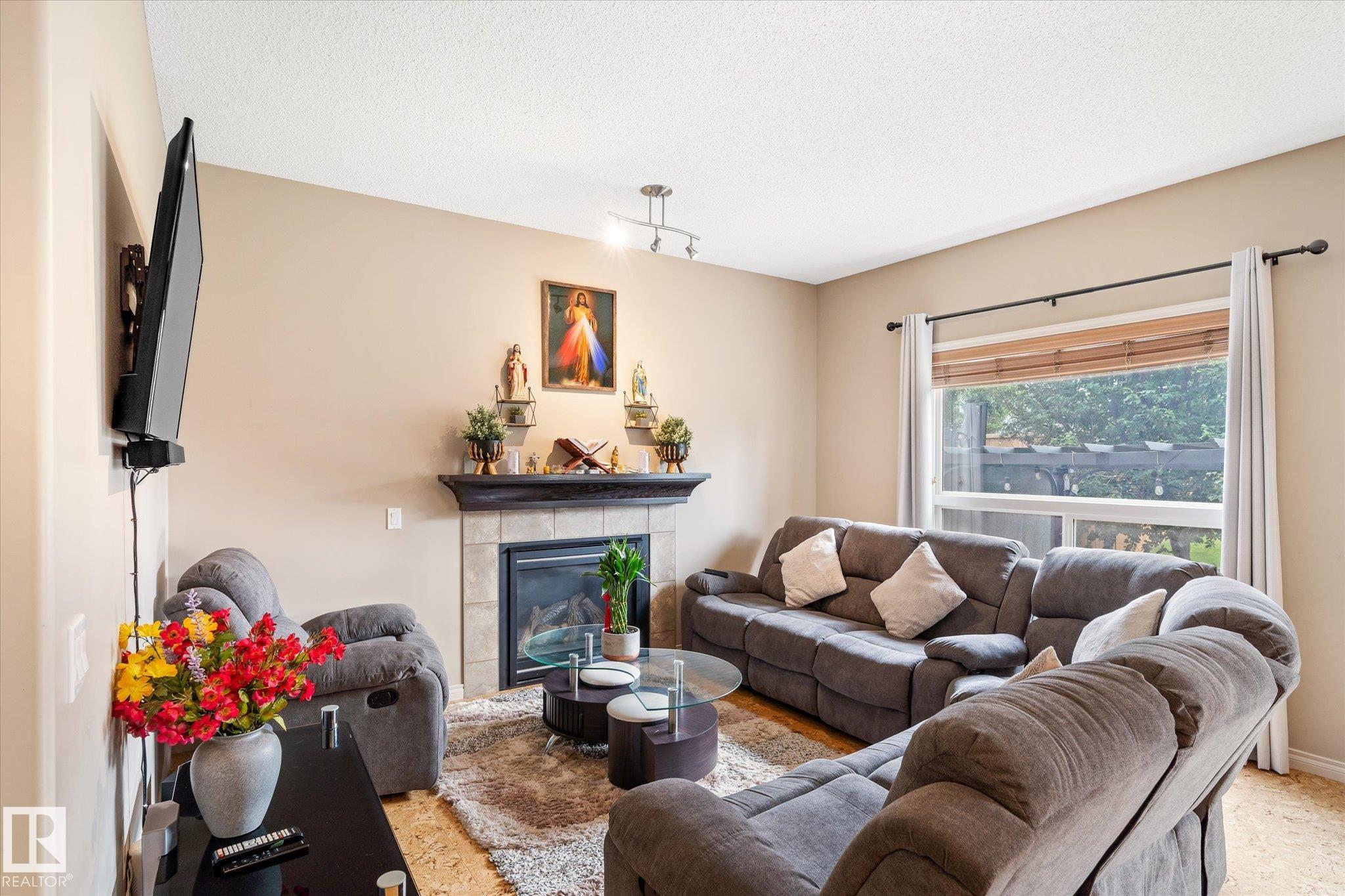Photo 3 at 34 Norelle Terrace, North Ridge, St. Albert
