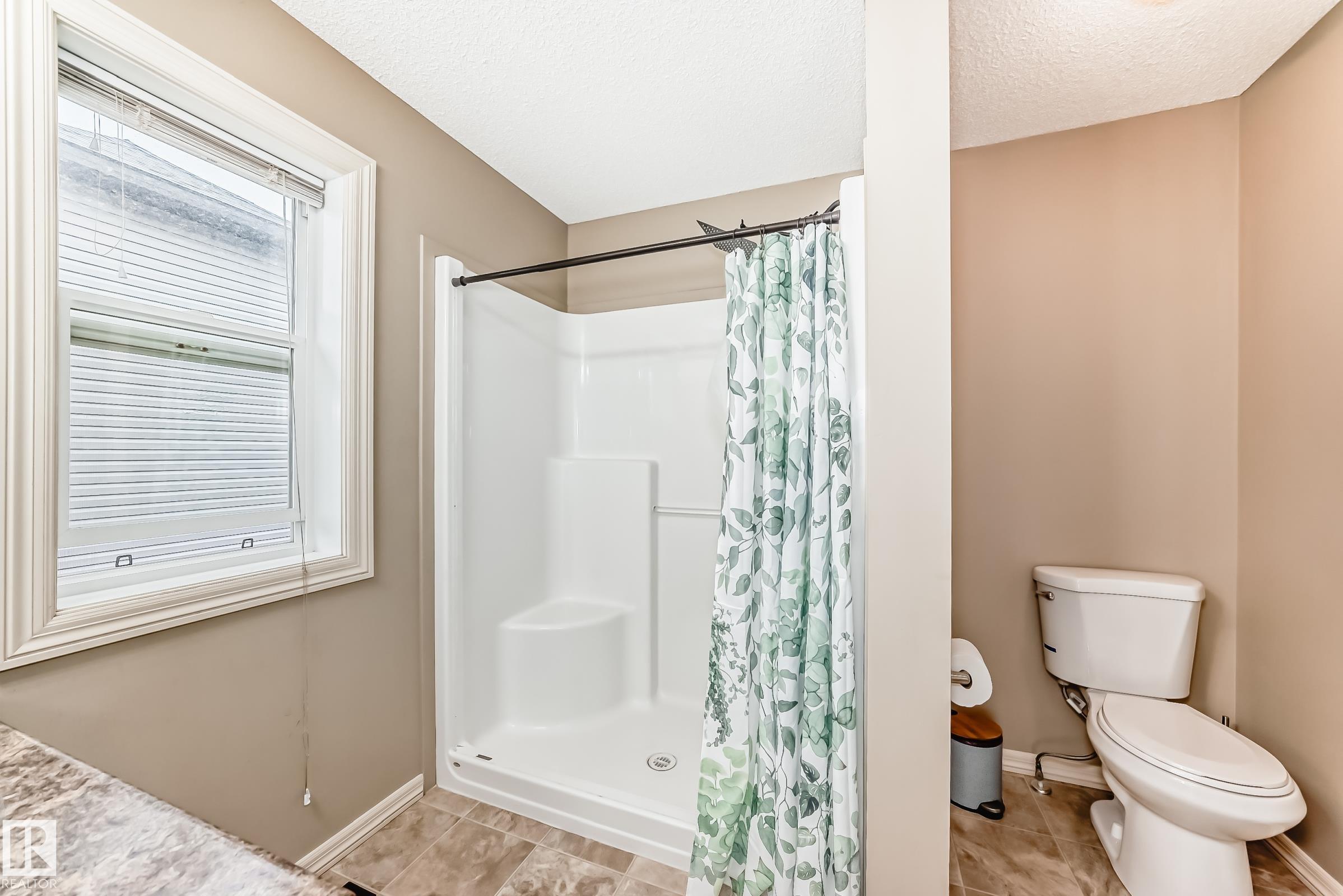 Photo 13 at 106 Rue Monique, Montalet, Beaumont