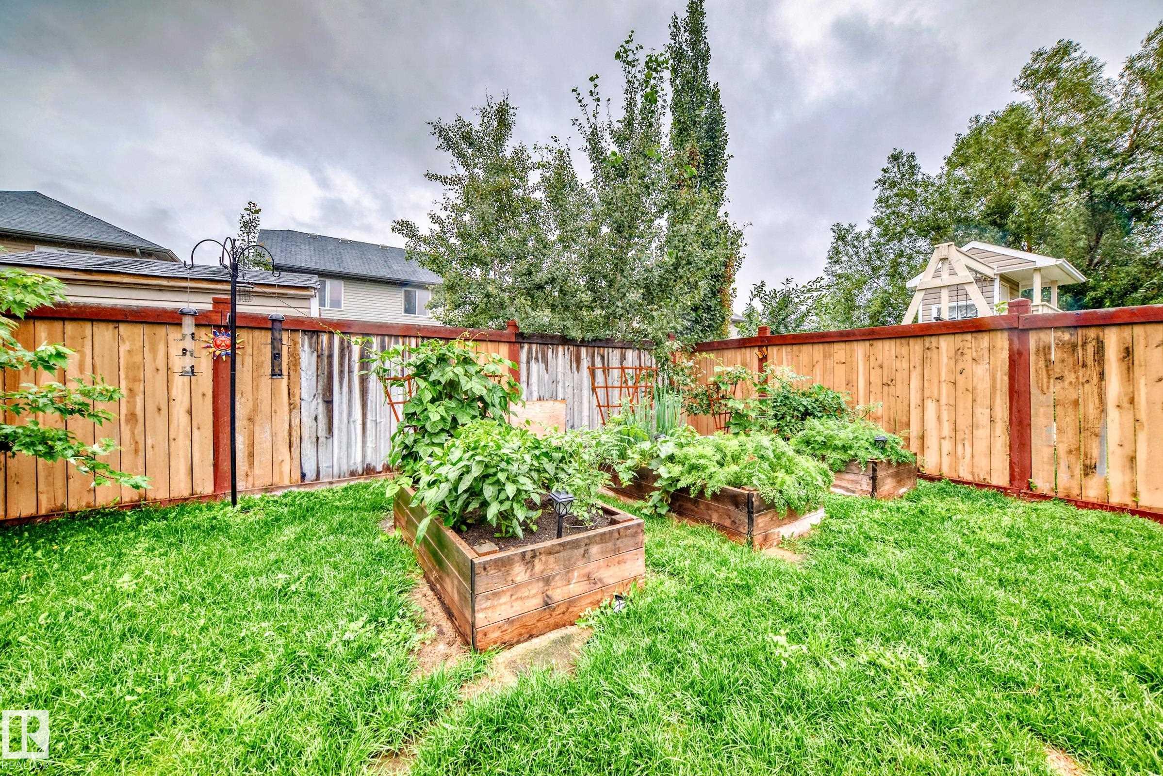 Photo 30 at 106 Rue Monique, Montalet, Beaumont