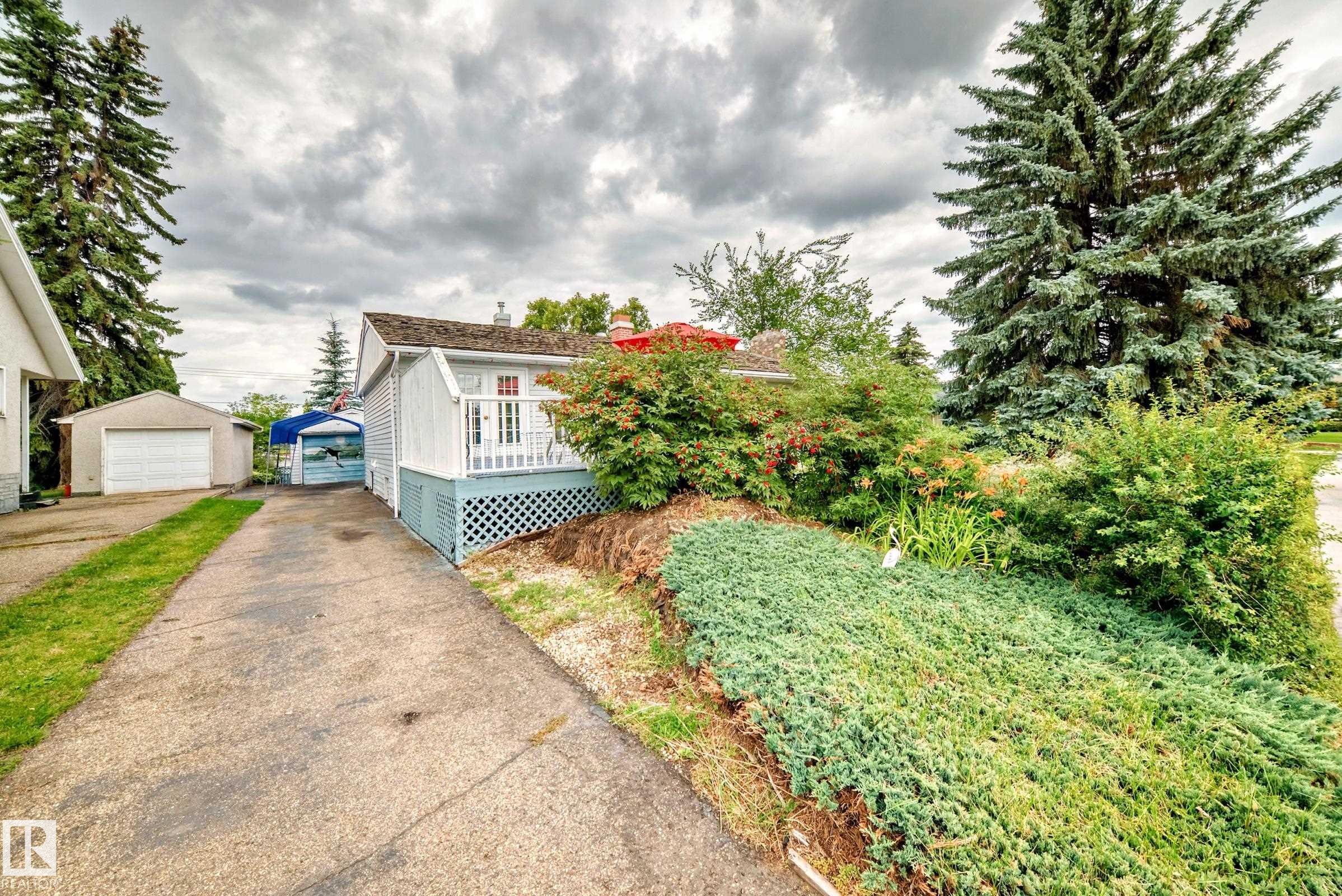 http://cdnparap120.paragonrels.com/ParagonImages/Property/p12/RAE/225365674/40/0/0/3b03aeaa5c807c8320baa5ac1ce045f2/1/ba230b15b1c7c8e4c036e99faa1310d2/225365674-00e30d34-35d4-429f-9157-1fe87220077c.JPG