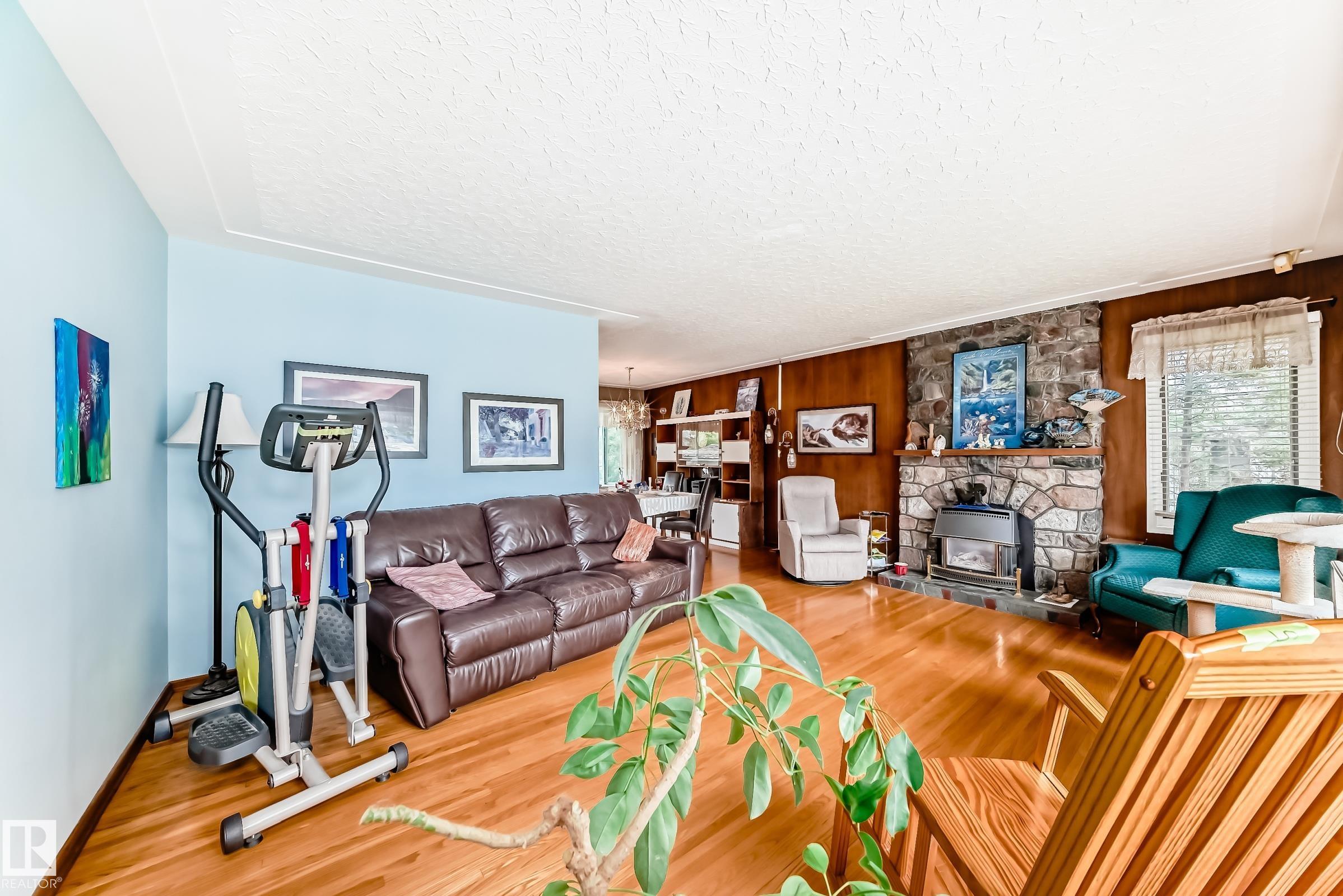 Photo 7 at 6504 109b Avenue NW, Capilano, Edmonton