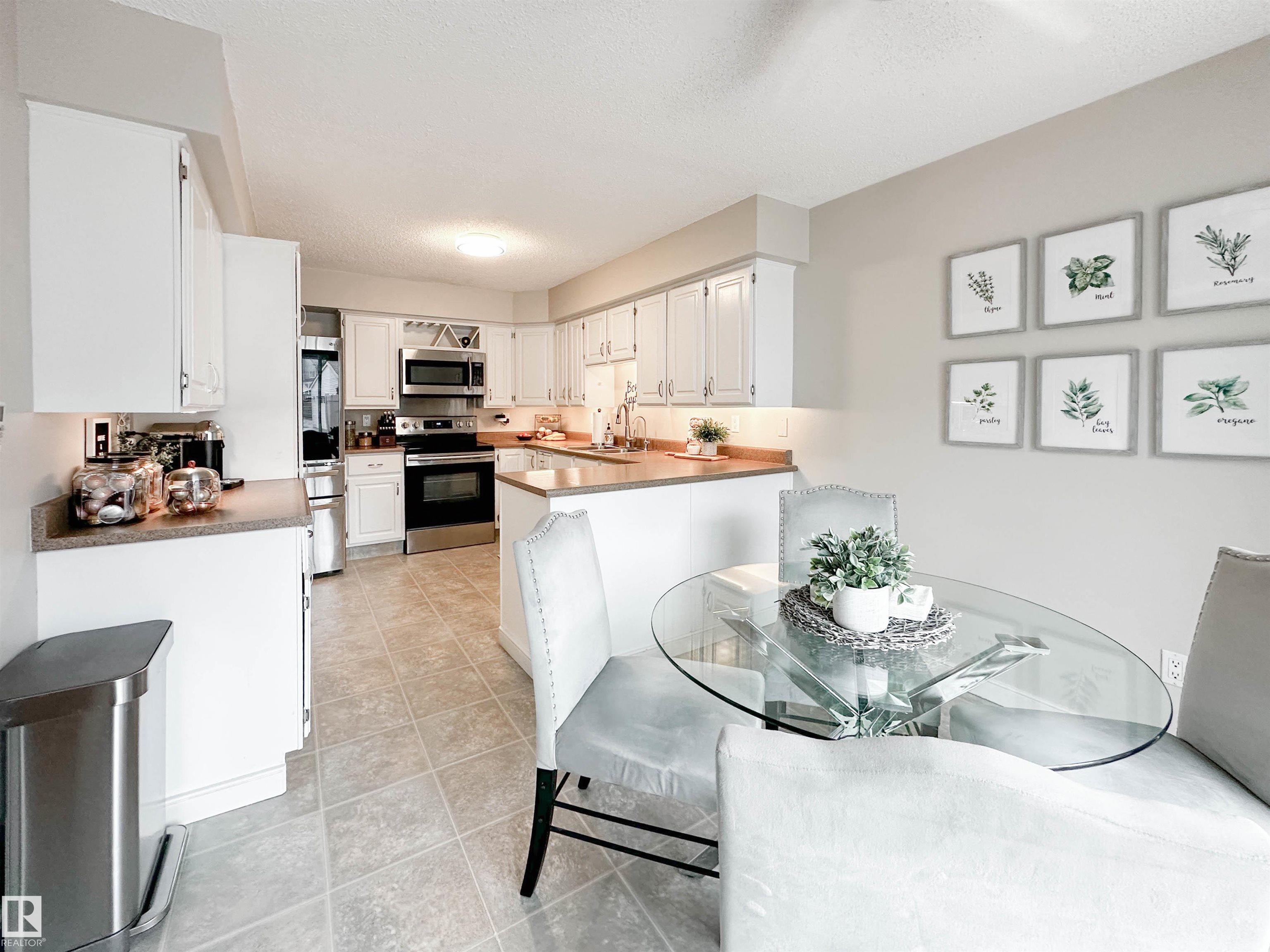 Photo 11 at 8 Whiteoaks Estates, Woodlands, St. Albert
