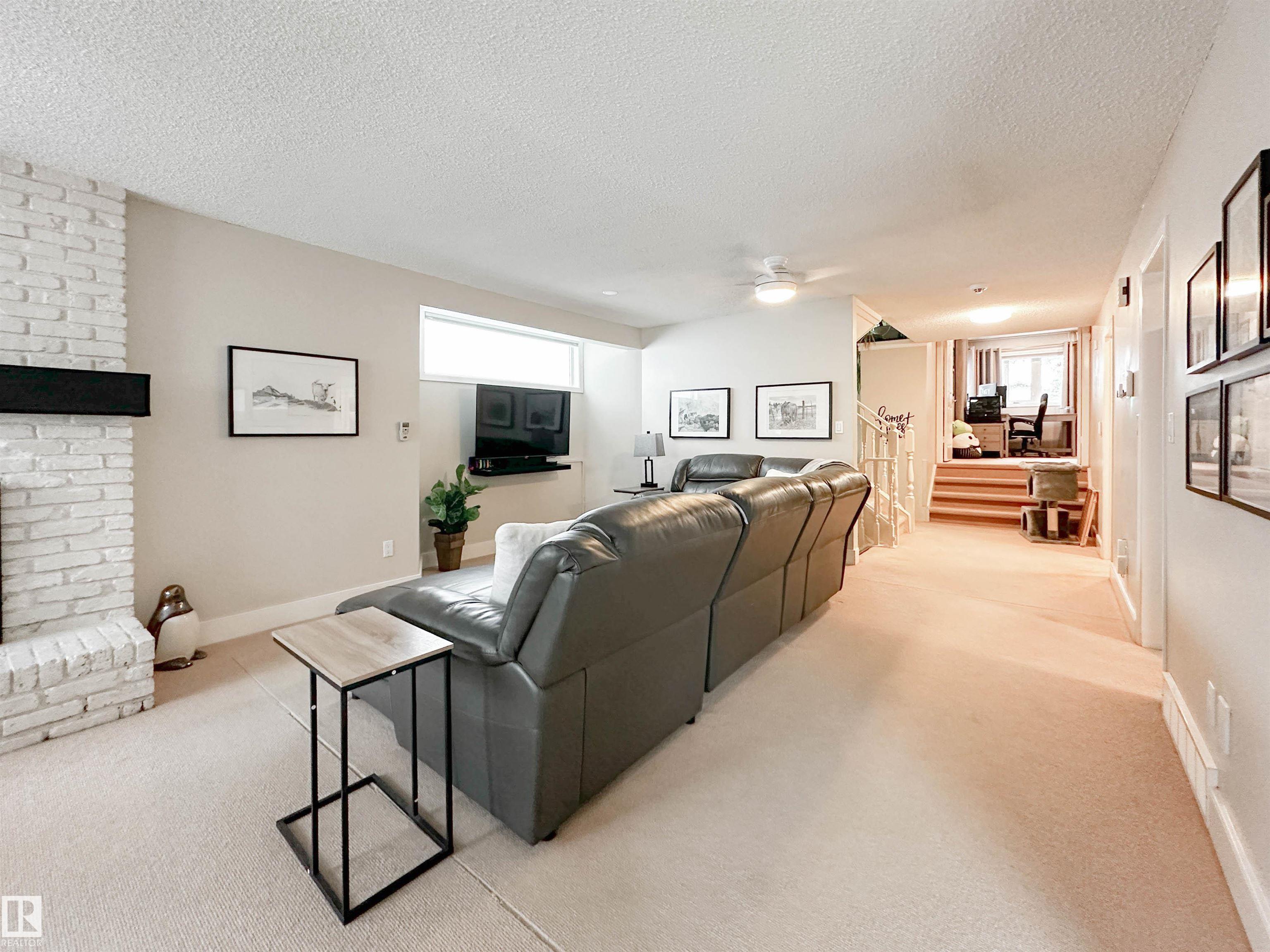 Photo 13 at 8 Whiteoaks Estates, Woodlands, St. Albert