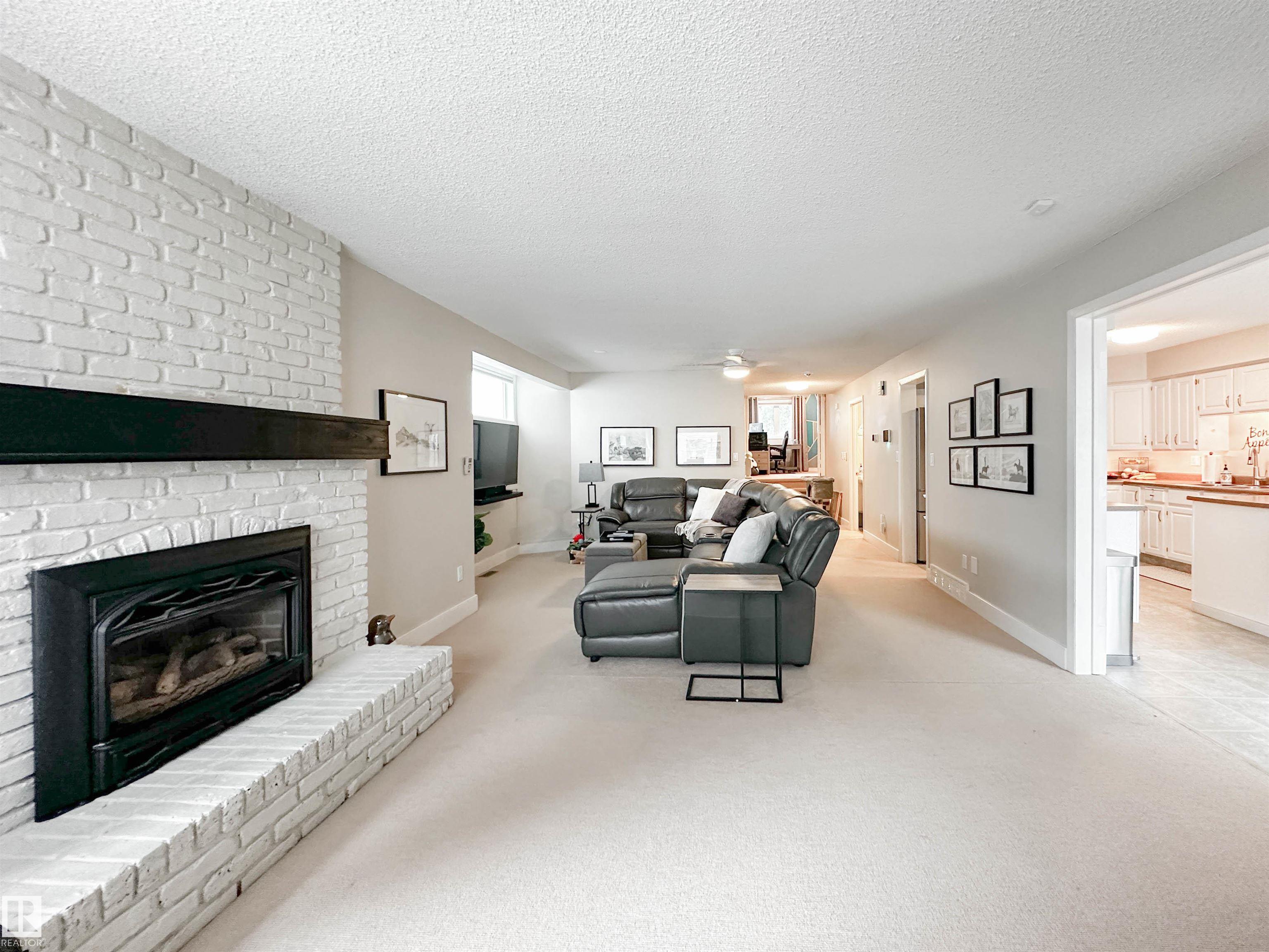 Photo 15 at 8 Whiteoaks Estates, Woodlands, St. Albert