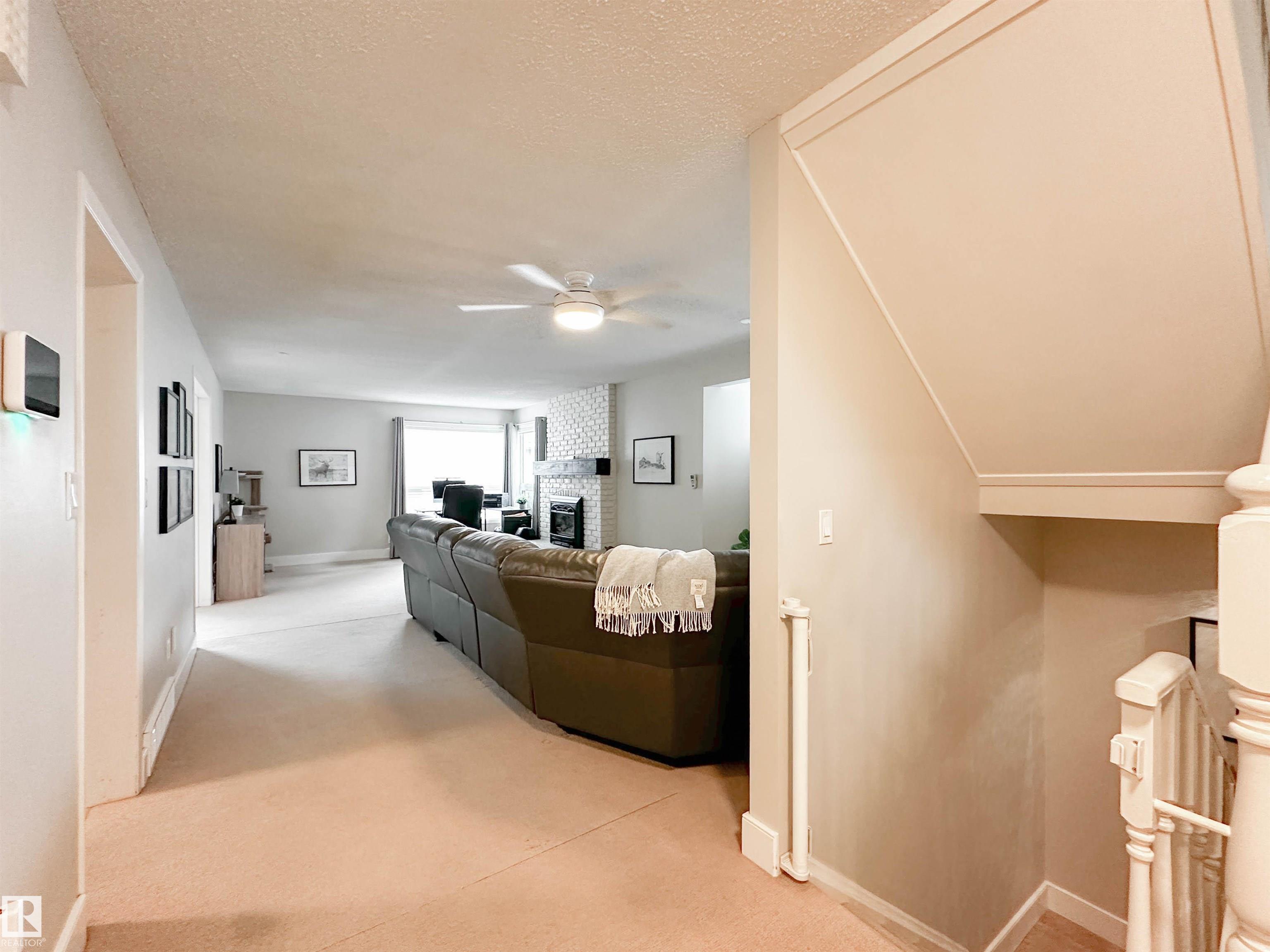 Photo 21 at 8 Whiteoaks Estates, Woodlands, St. Albert