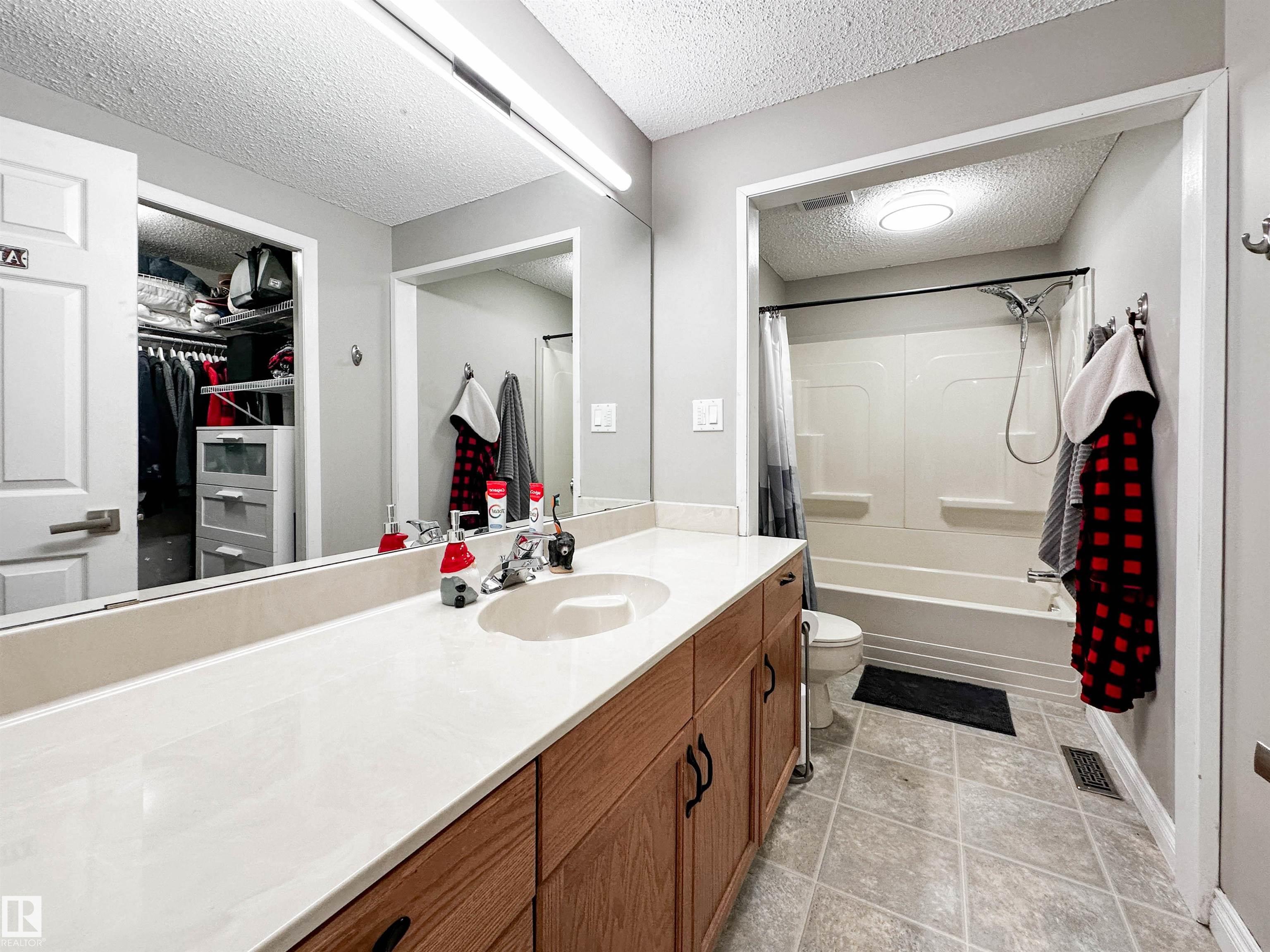 Photo 28 at 8 Whiteoaks Estates, Woodlands, St. Albert