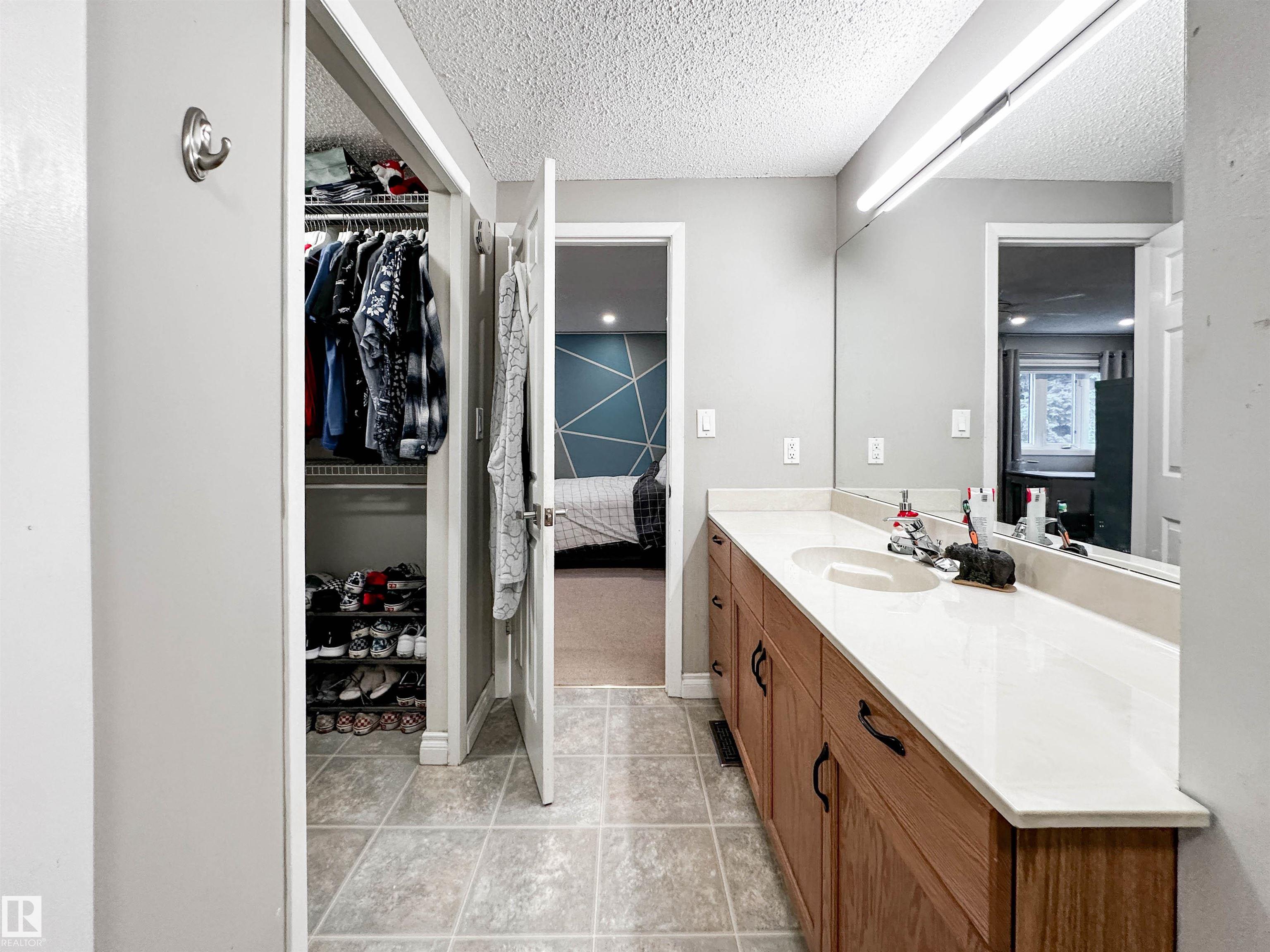 Photo 29 at 8 Whiteoaks Estates, Woodlands, St. Albert