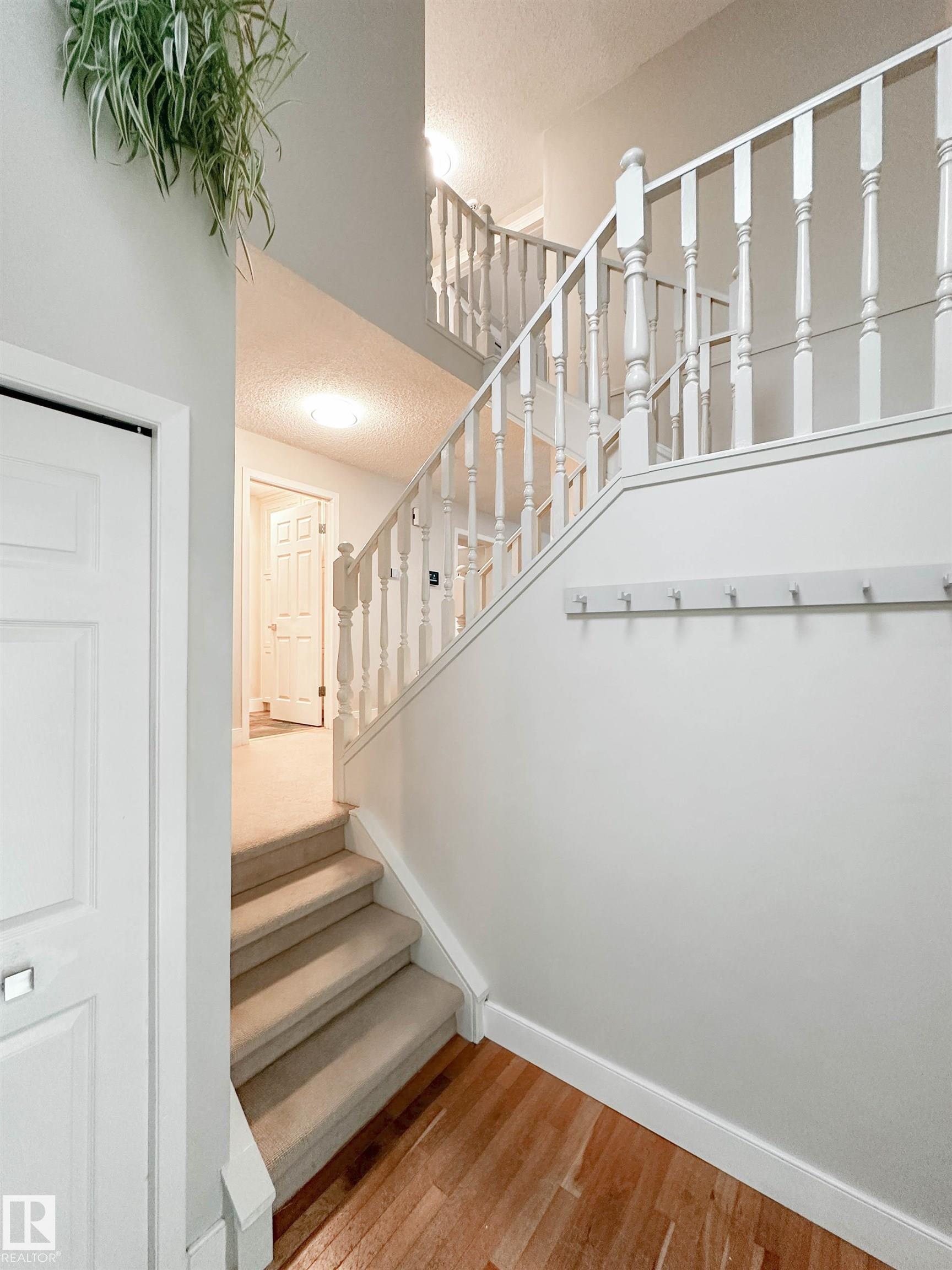 Photo 4 at 8 Whiteoaks Estates, Woodlands, St. Albert