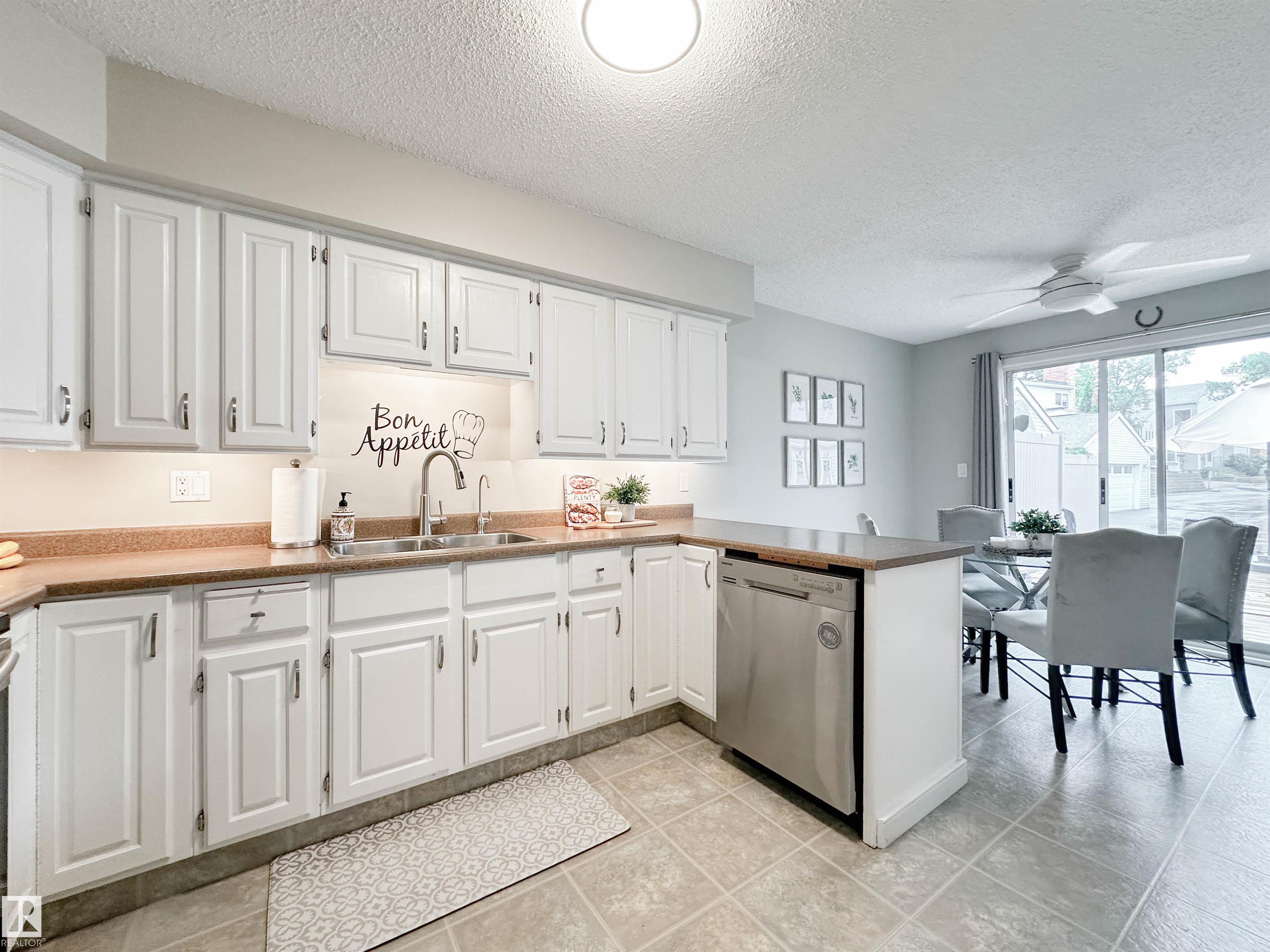 Photo 6 at 8 Whiteoaks Estates, Woodlands, St. Albert