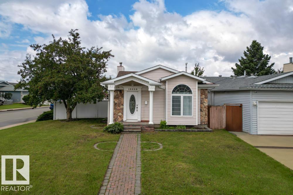 19020 86 Avenue NW, Aldergrove, Edmonton 