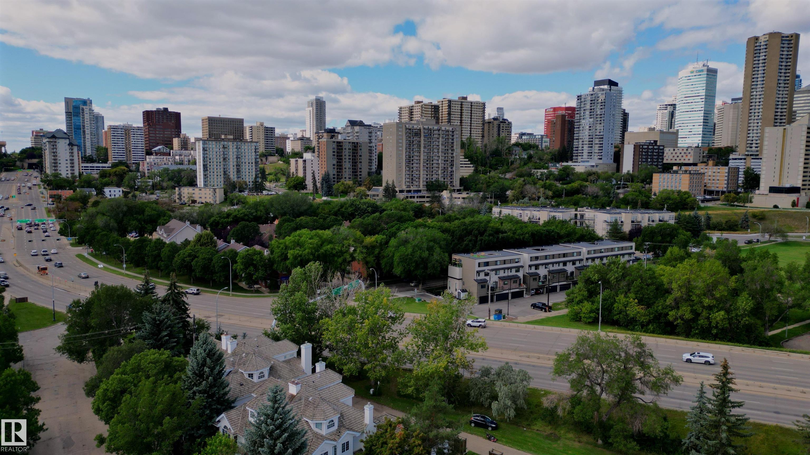 http://cdnparap120.paragonrels.com/ParagonImages/Property/p12/RAE/225365868/72/0/0/cbbab2d5bc835bdfe903eeeb061fe1ff/1/c52da35c13be33d96ede186c92eff73b/225365868-f7f01880-a631-4ba5-a383-e50632bcbbcb.JPG