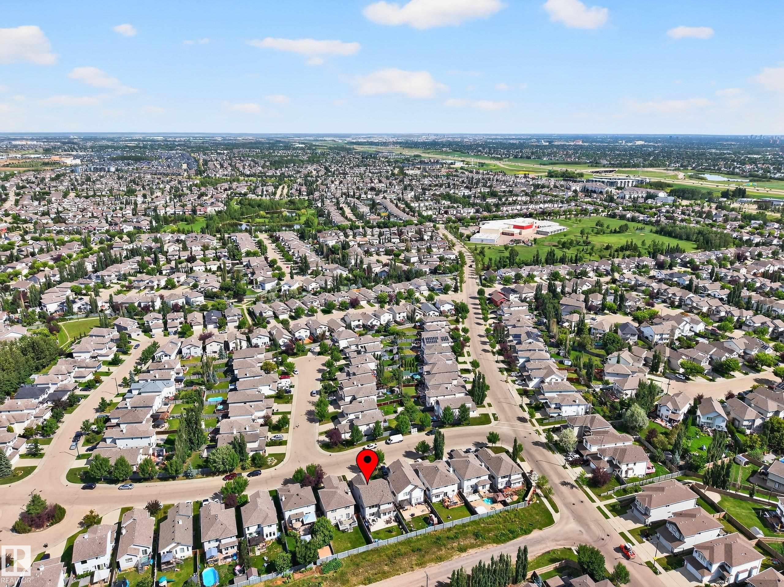 http://cdnparap120.paragonrels.com/ParagonImages/Property/p12/RAE/225365894/60/0/0/b70a57c2dca6cb1c3114544f7c580267/1/8935c90516c685662b1f5fdf0892b14f/225365894-7ccc8331-b63a-47e5-b0ac-b60411cbb40e.JPG