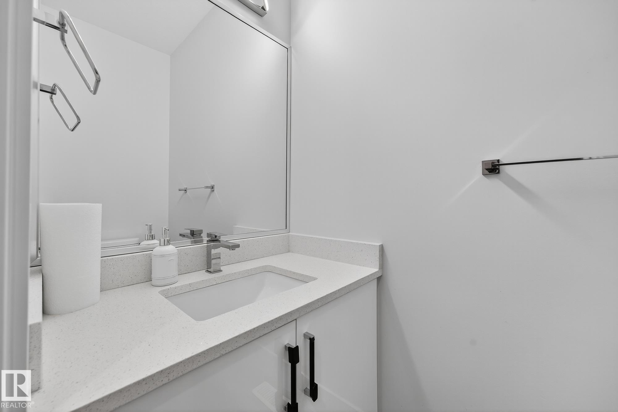 Photo 18 at 86 Meadowlink Common, McLaughlin, Spruce Grove