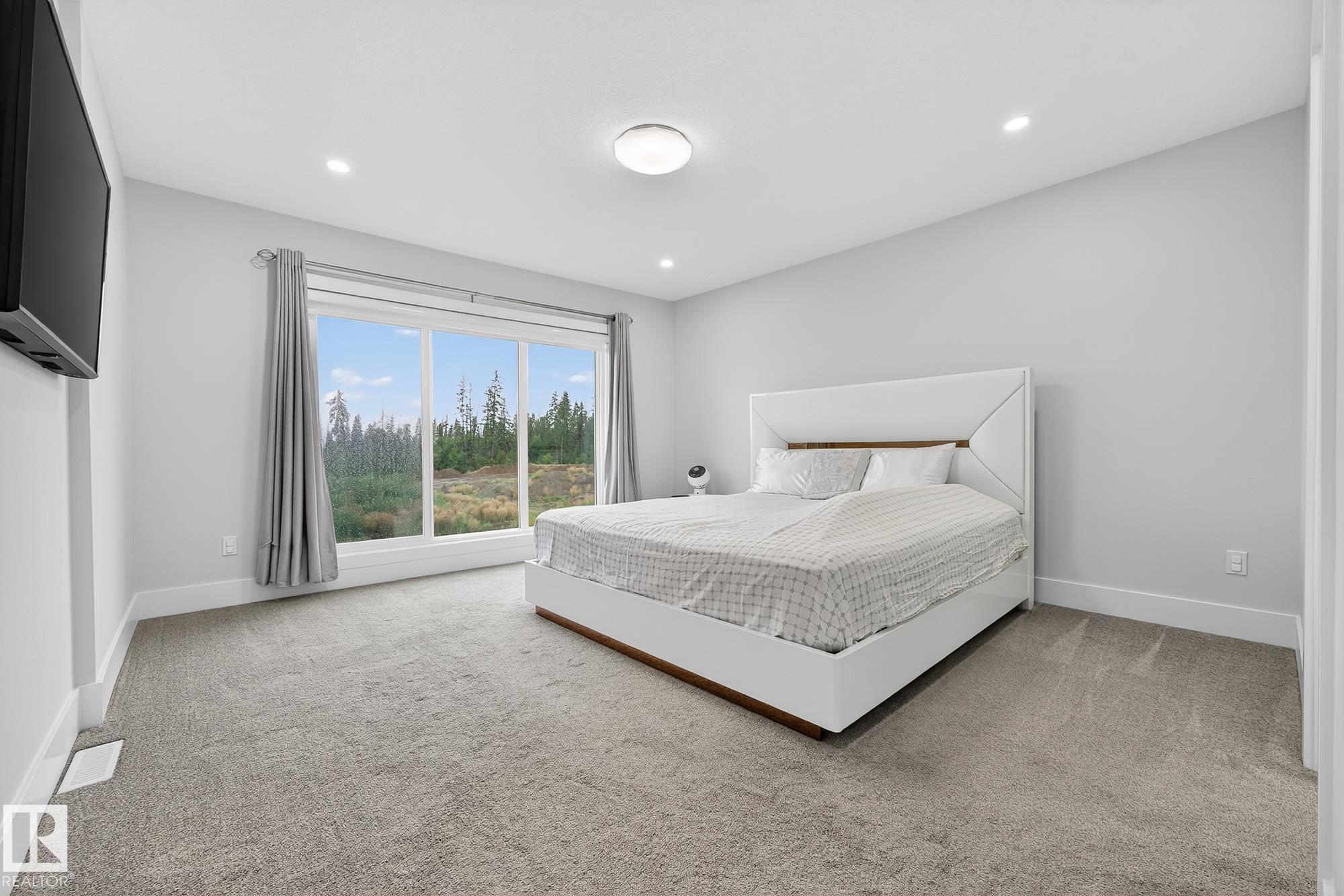 Photo 20 at 86 Meadowlink Common, McLaughlin, Spruce Grove