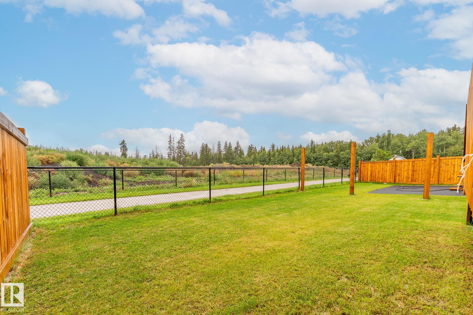 Photo 39 at 86 Meadowlink Common, McLaughlin, Spruce Grove