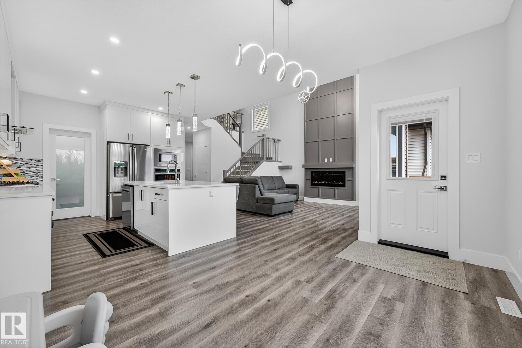Photo 8 at 86 Meadowlink Common, McLaughlin, Spruce Grove