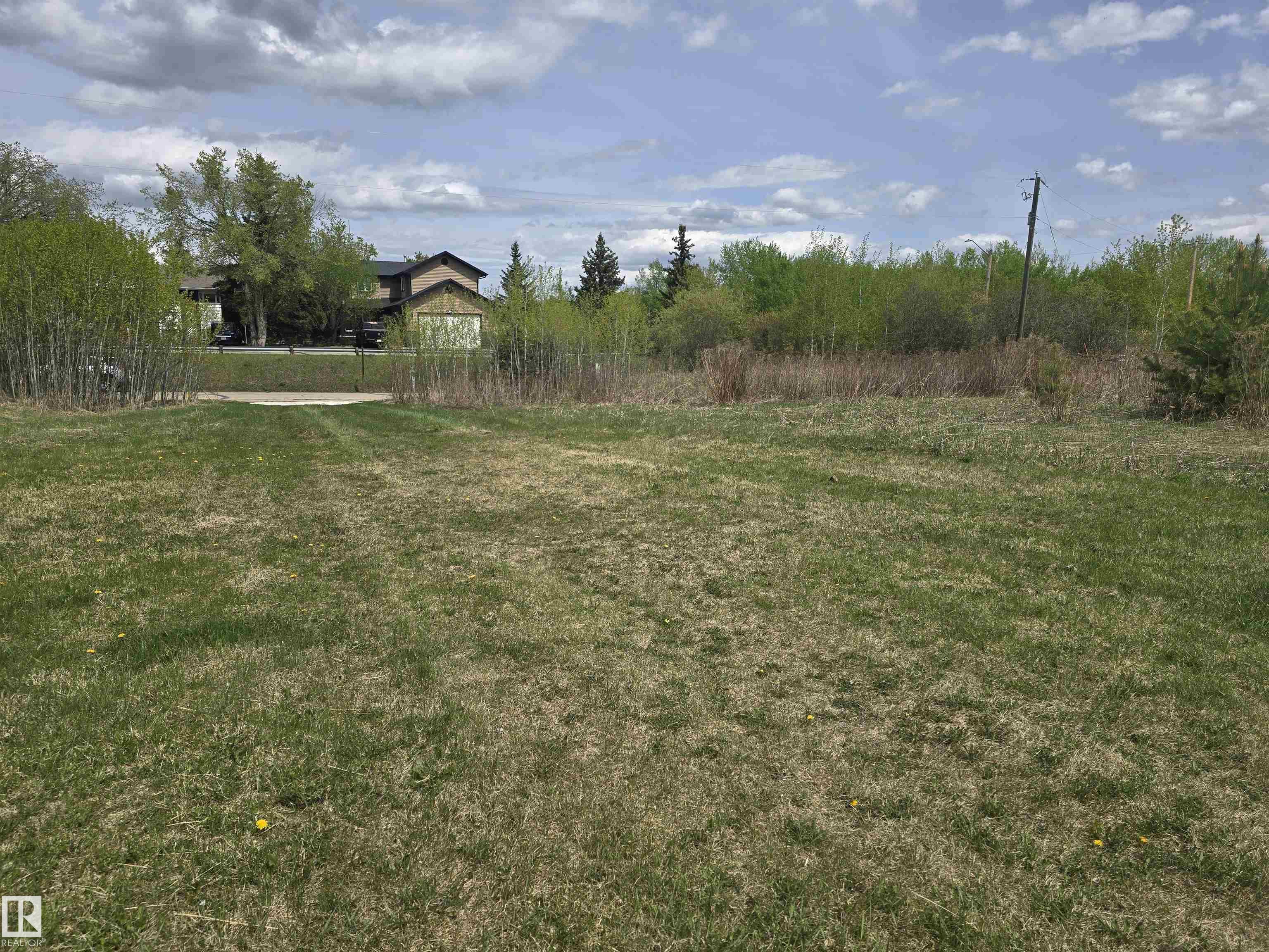 Photo 3 at 487 Lakeside Drive, Spring Lake, Rural Parkland County