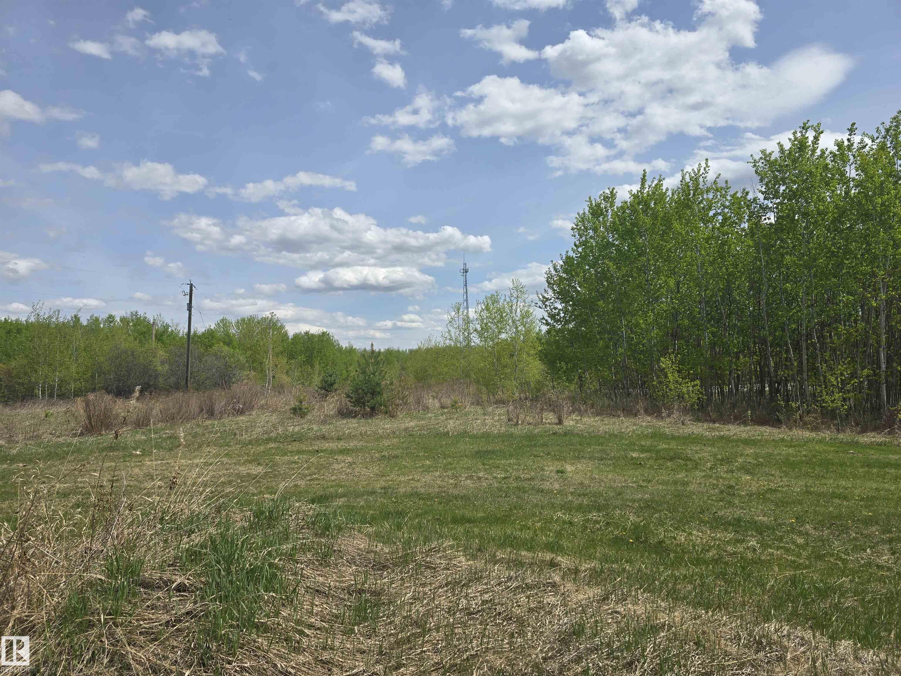 Photo 2 at 488 Lakeside Drive, Spring Lake, Rural Parkland County
