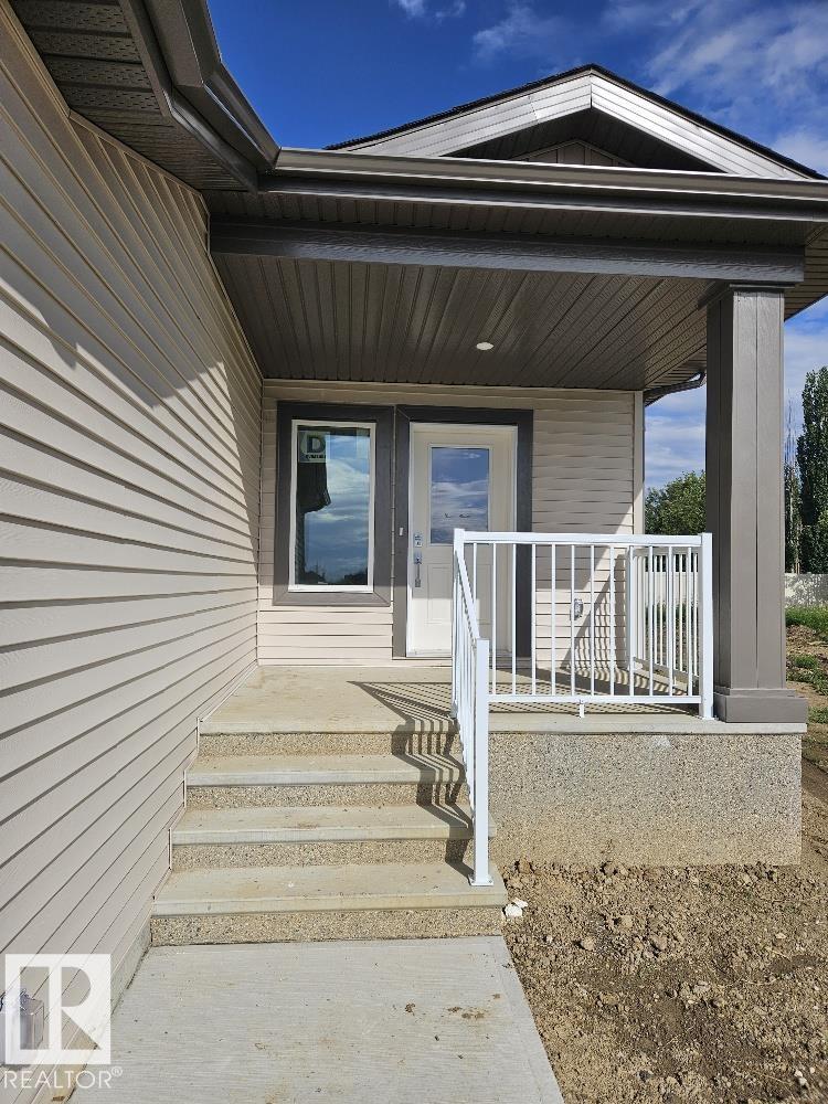 Photo 2 at 42 - 11 Dalton Link, Deer Park, Spruce Grove