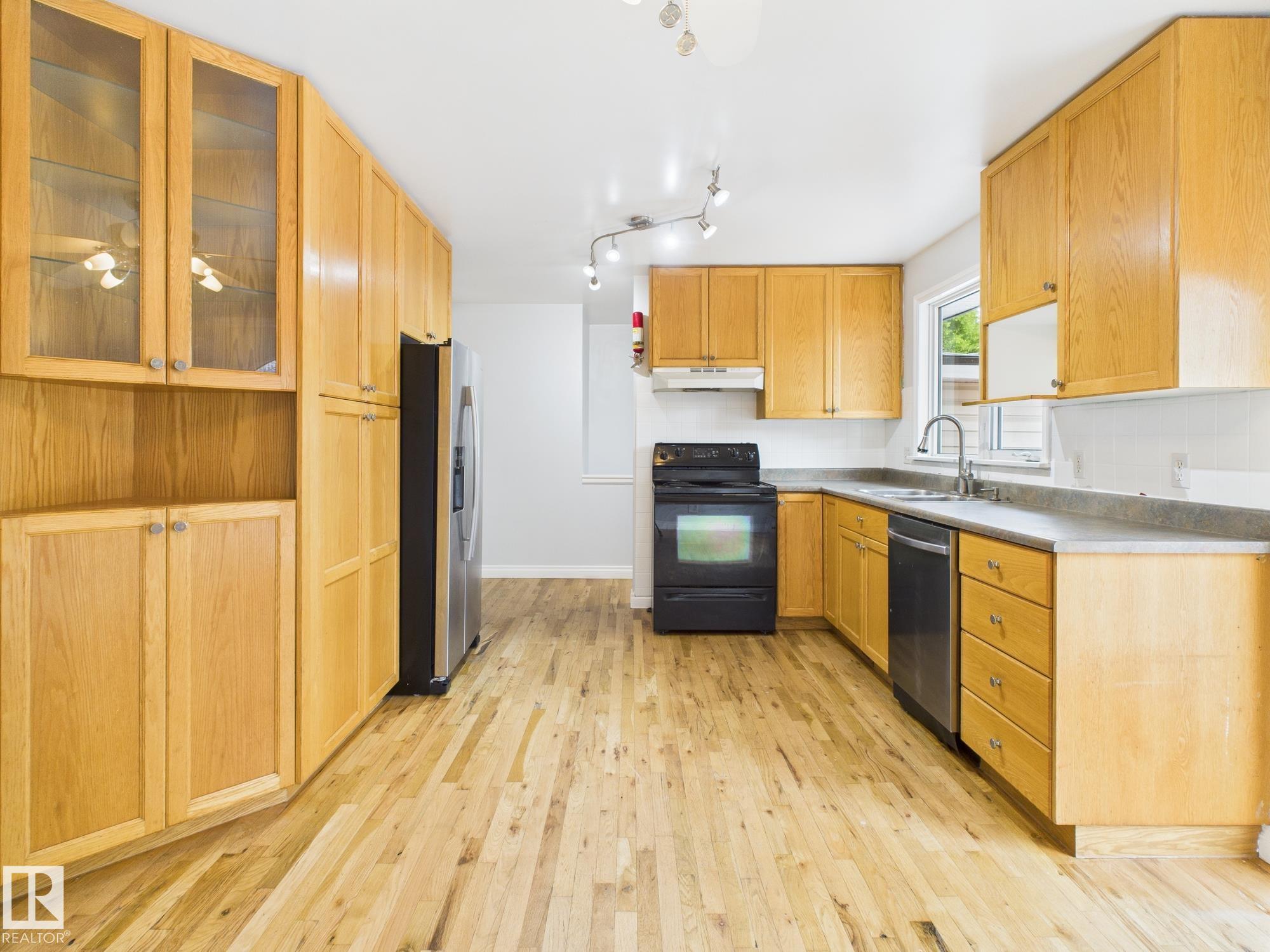 Photo 13 at 8525 92 Avenue, Pineview Fort Sask., Fort Saskatchewan