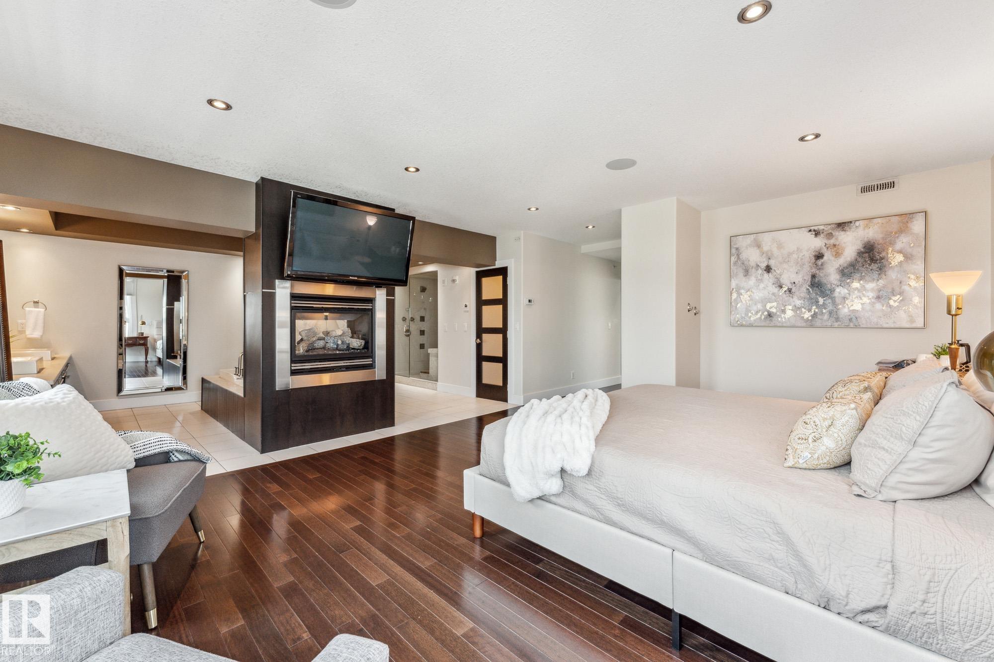 Photo 32 at PH04/1804 - 9939 109 Street NW, Downtown, Edmonton