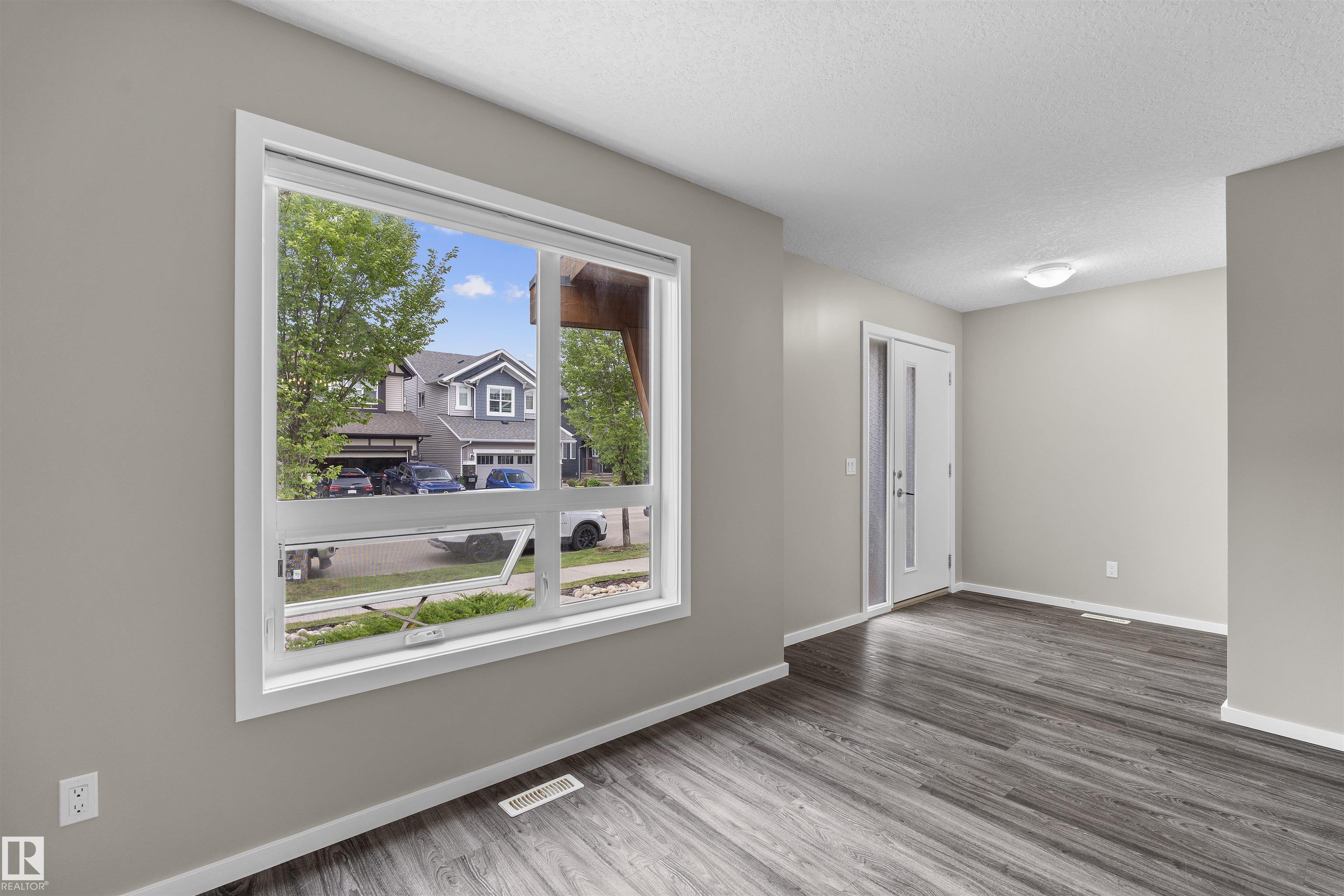 Photo 3 at 3072 Paisley Green green SW, Paisley, Edmonton