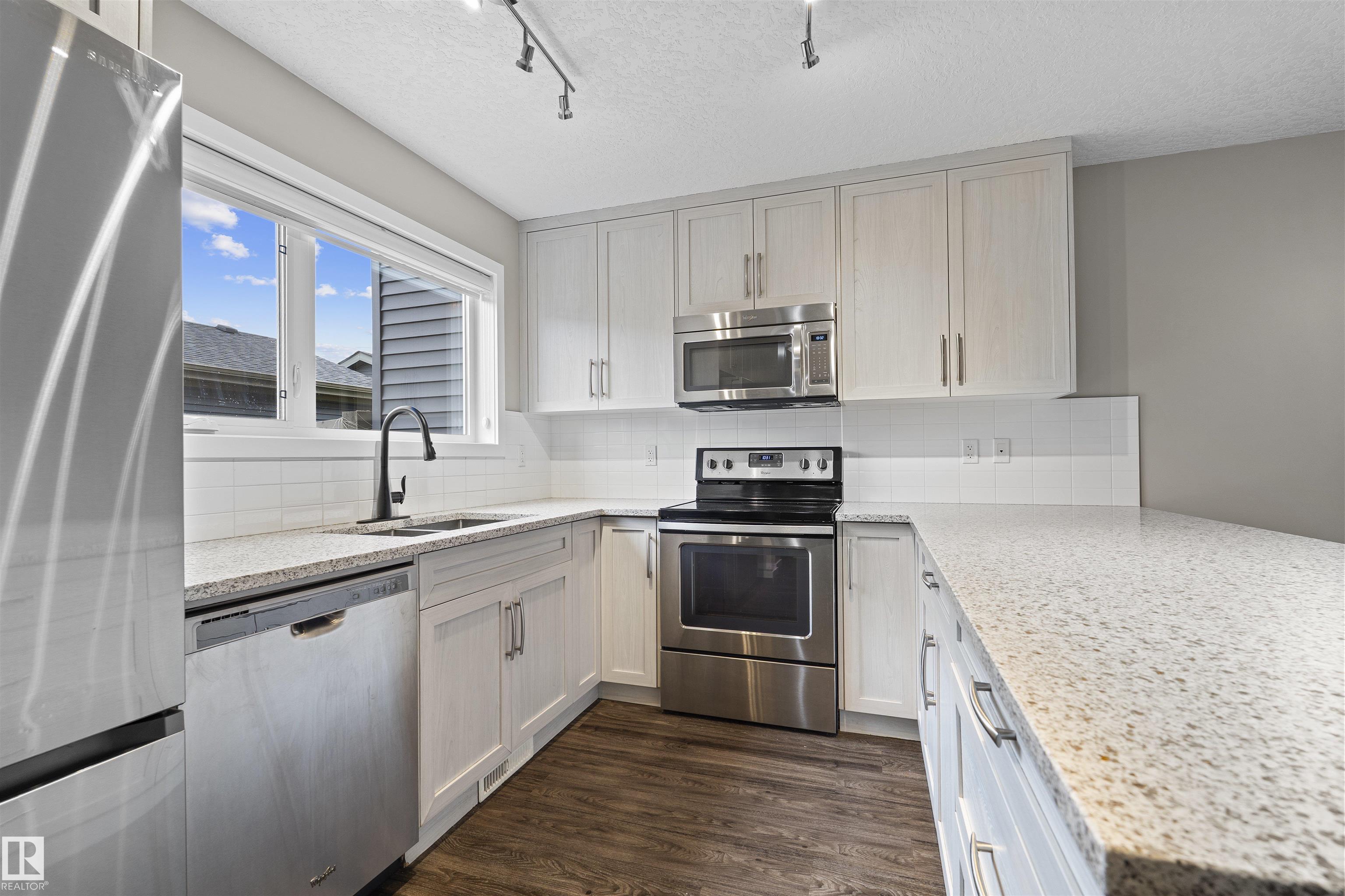 Photo 8 at 3072 Paisley Green green SW, Paisley, Edmonton